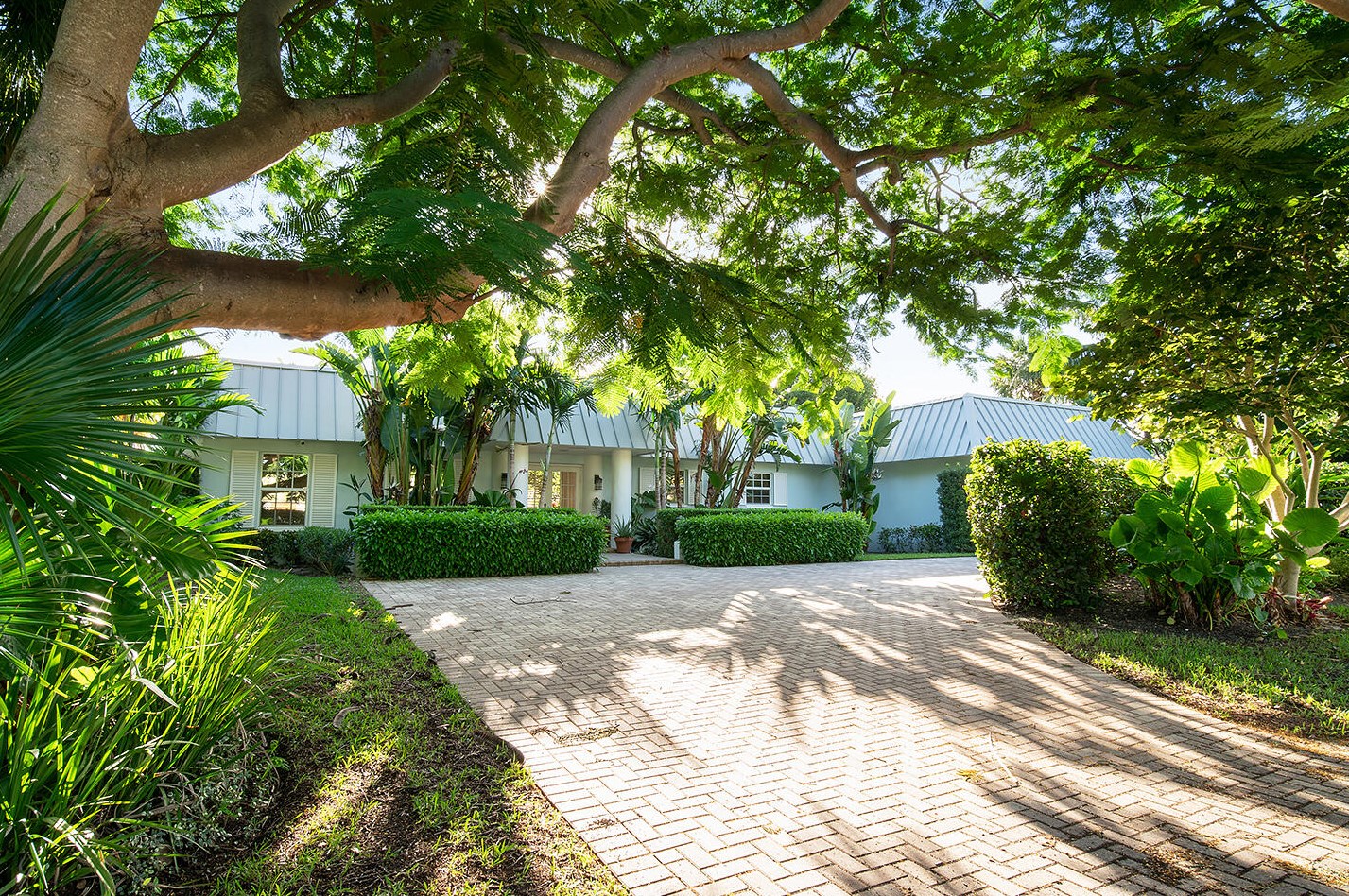 992 Atlantic Dr, Lake Worth FL  33462-4763 exterior