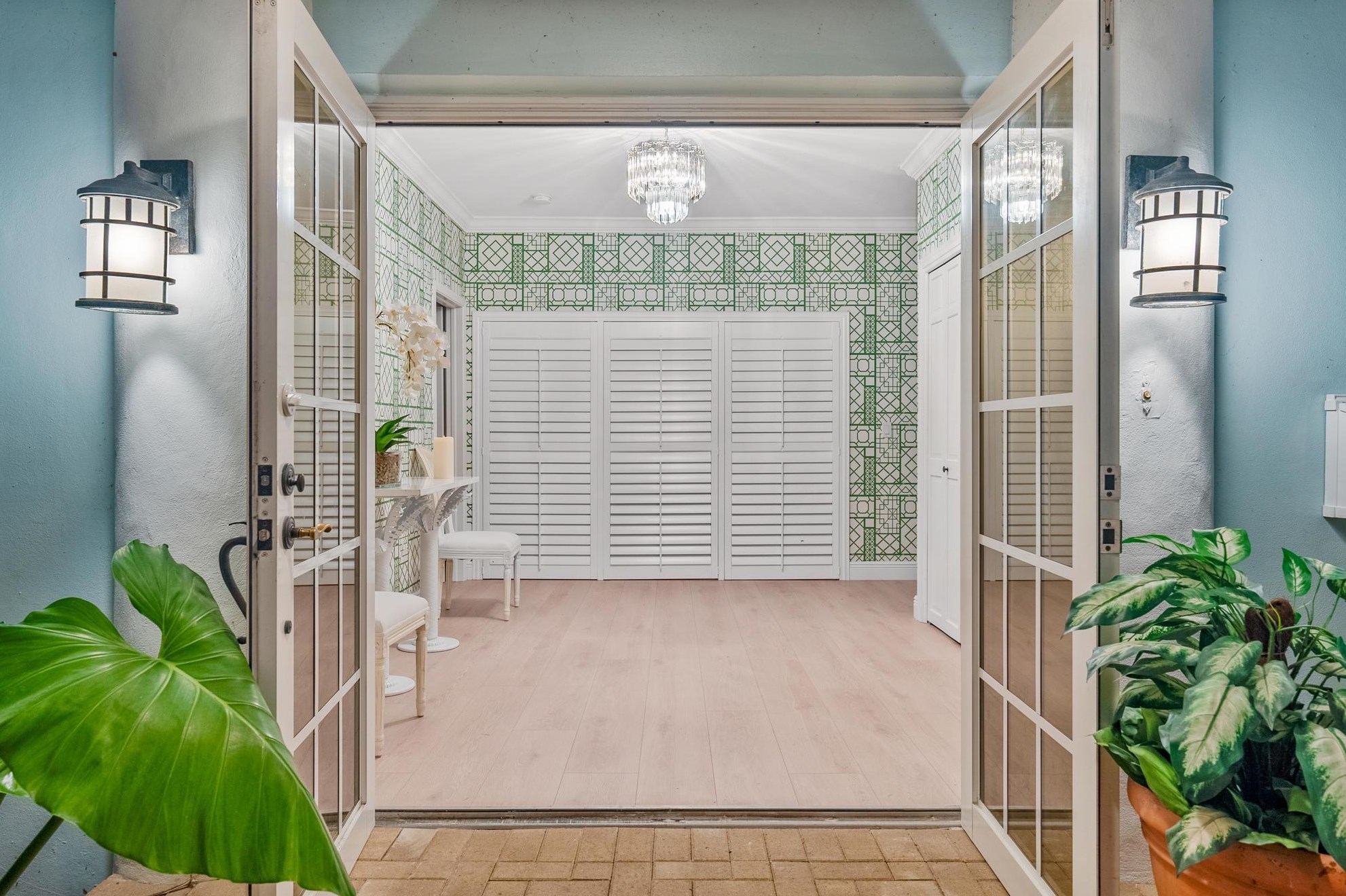 992 Atlantic Dr, Lake Worth FL  33462-4763 exterior