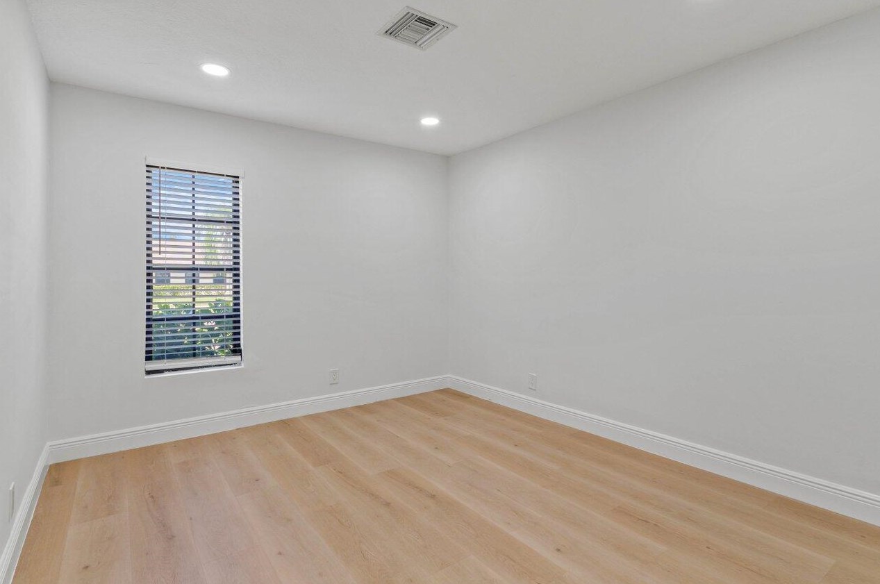 2520 4th St, Boynton Beach FL  33426-8749 exterior