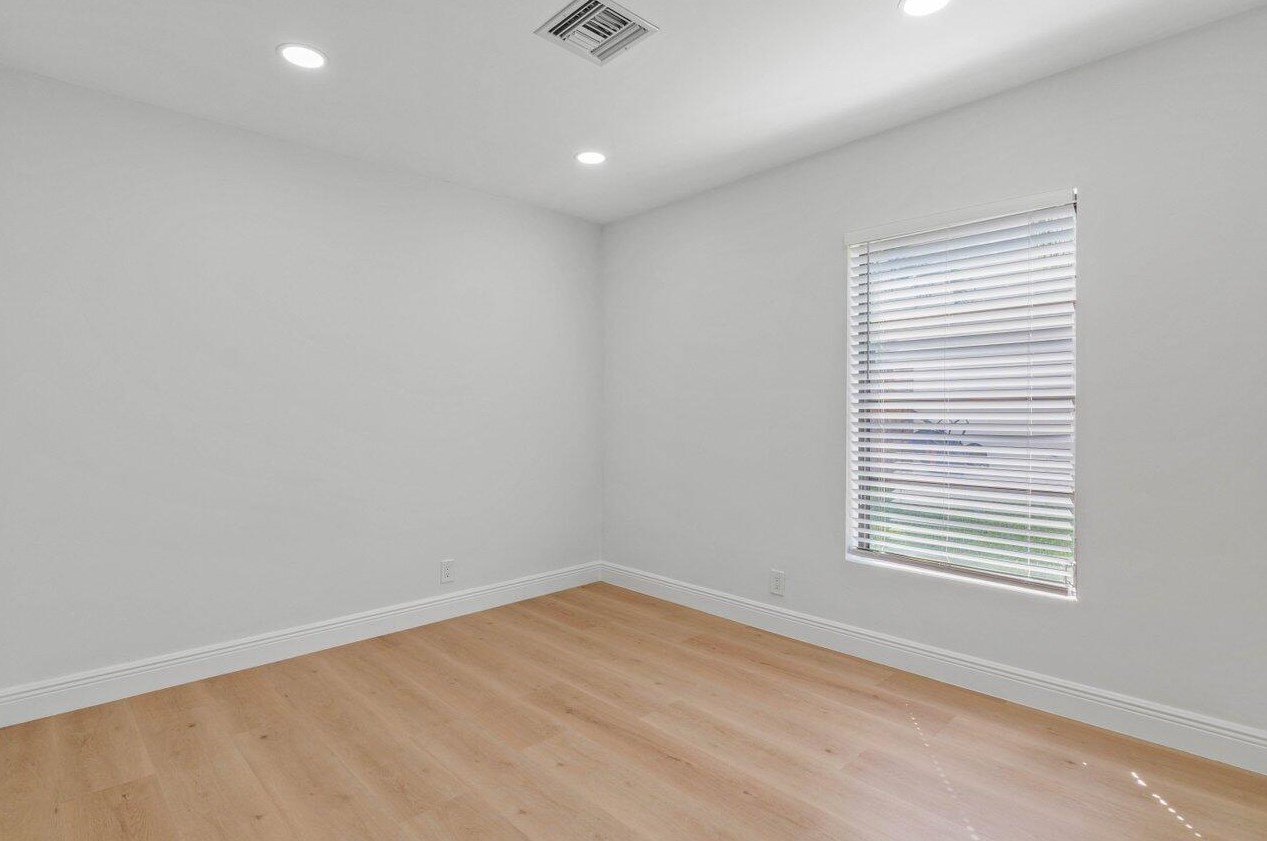 2520 4th St, Boynton Beach FL  33426-8749 exterior