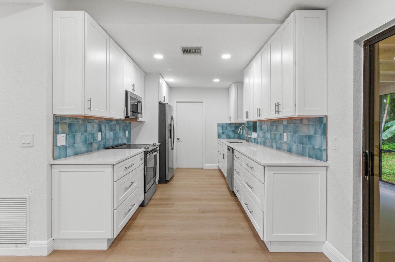 2520 4th St, Boynton Beach FL  33426-8749 exterior