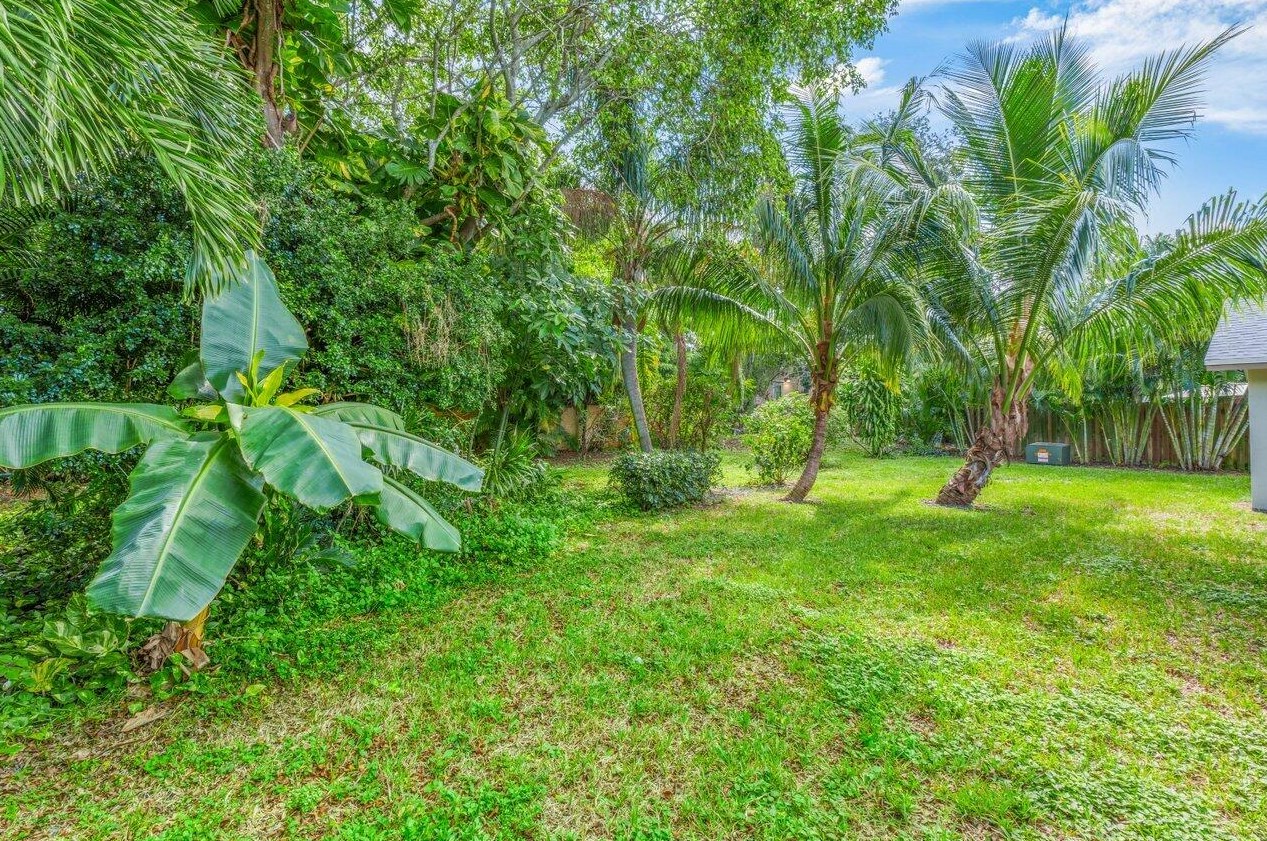 2520 4th St, Boynton Beach FL  33426-8749 exterior