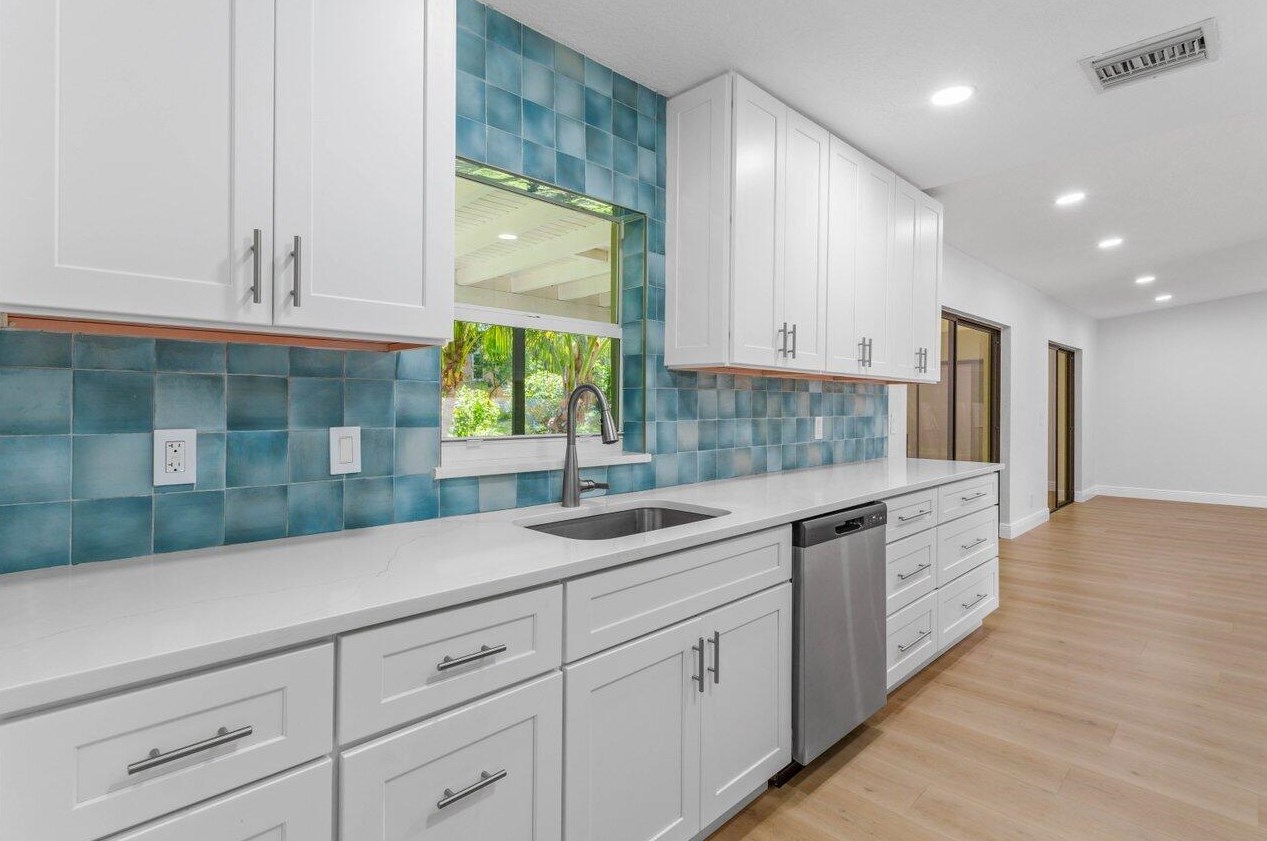 2520 4th St, Boynton Beach FL  33426-8749 exterior