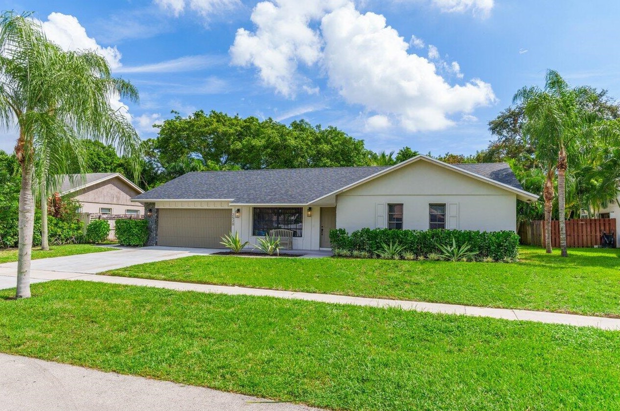 2520 Sw 4th St, Boynton Beach, FL 33435