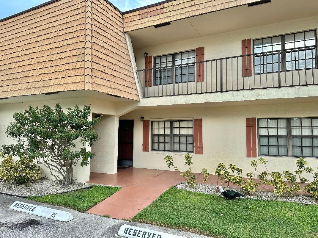 4185 Oak Terrace Dr, Lake Worth, FL 33463-3706