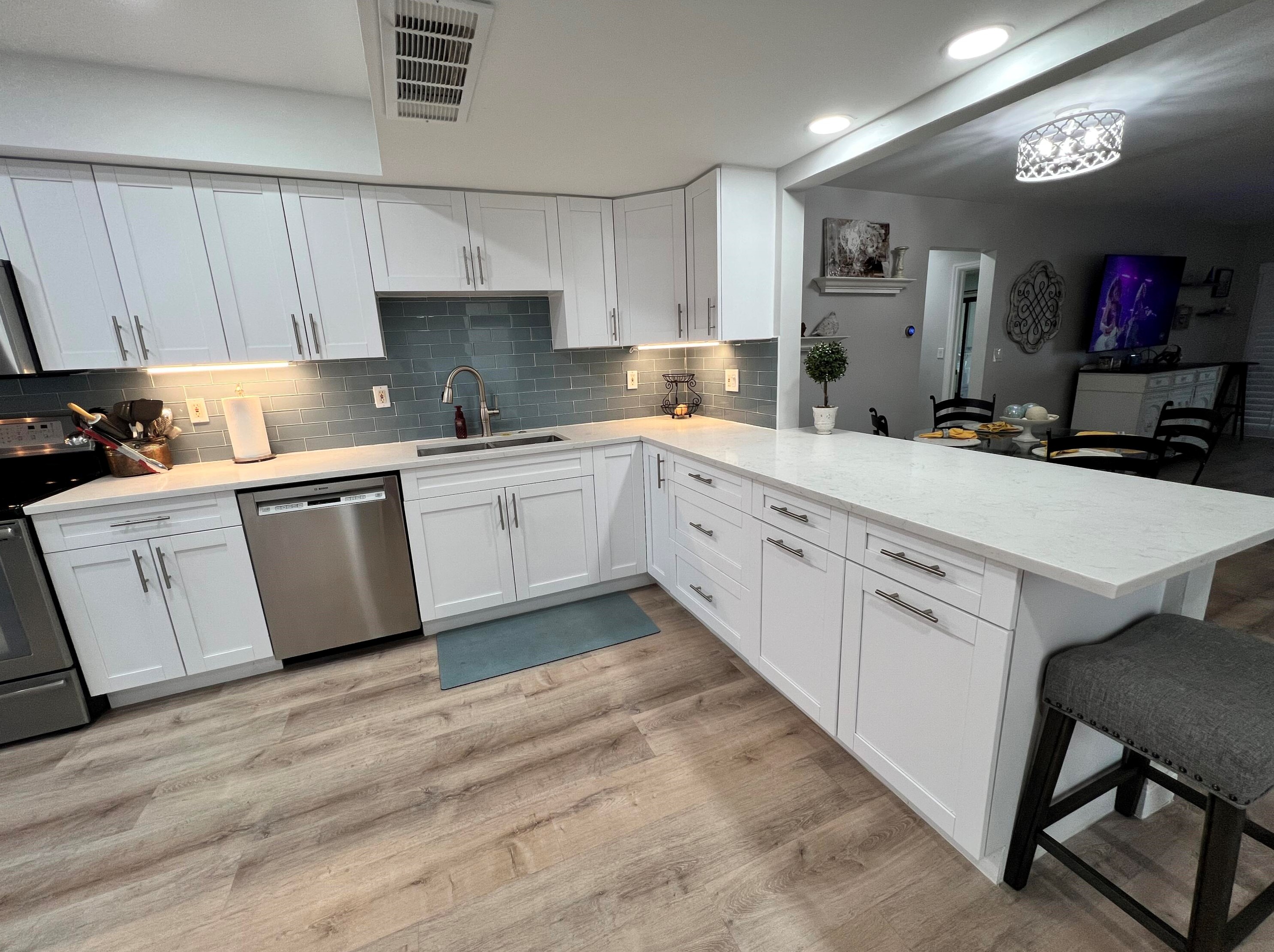 1807 Embassy Dr #101, West Palm Beach, FL 33401