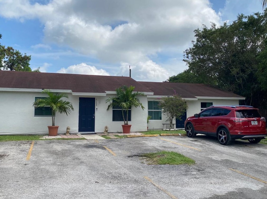 4170 Sanders Dr, Lake Worth, FL 33461-4331