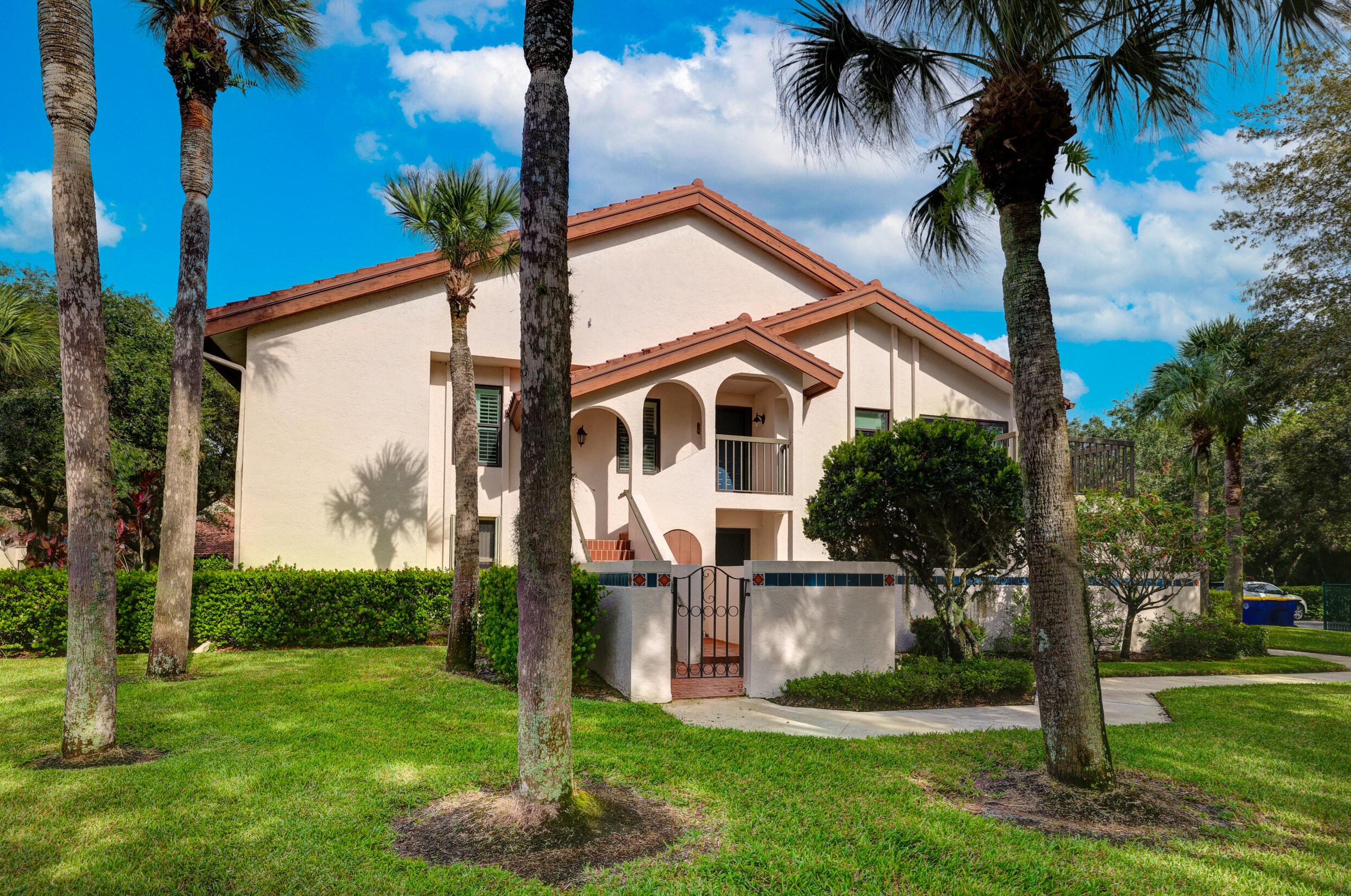 6050 Martinique Dr, Stuart, FL 34997-8144