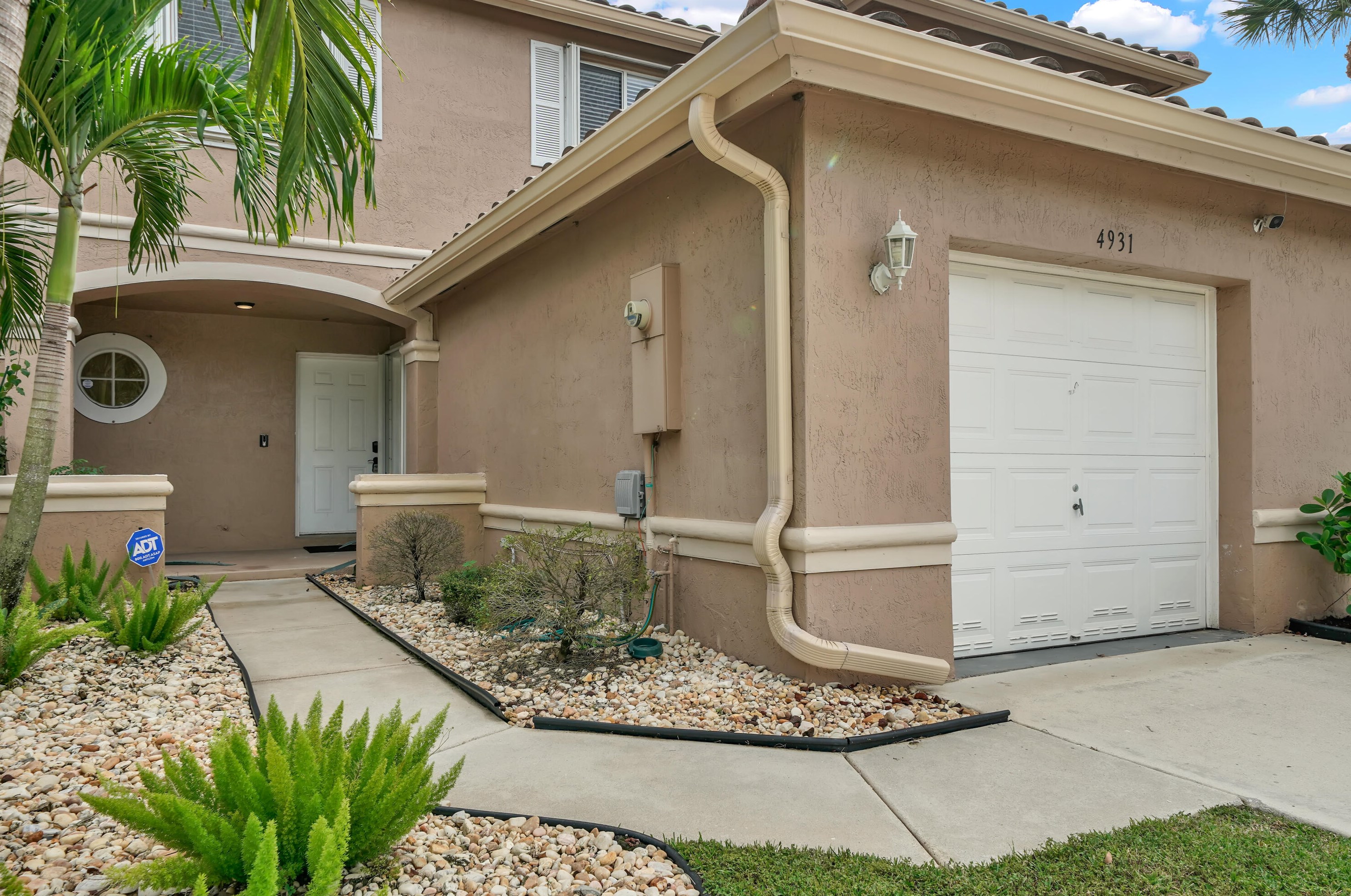 4931 Pinemore Ln, Lake Worth, FL 33463-6996