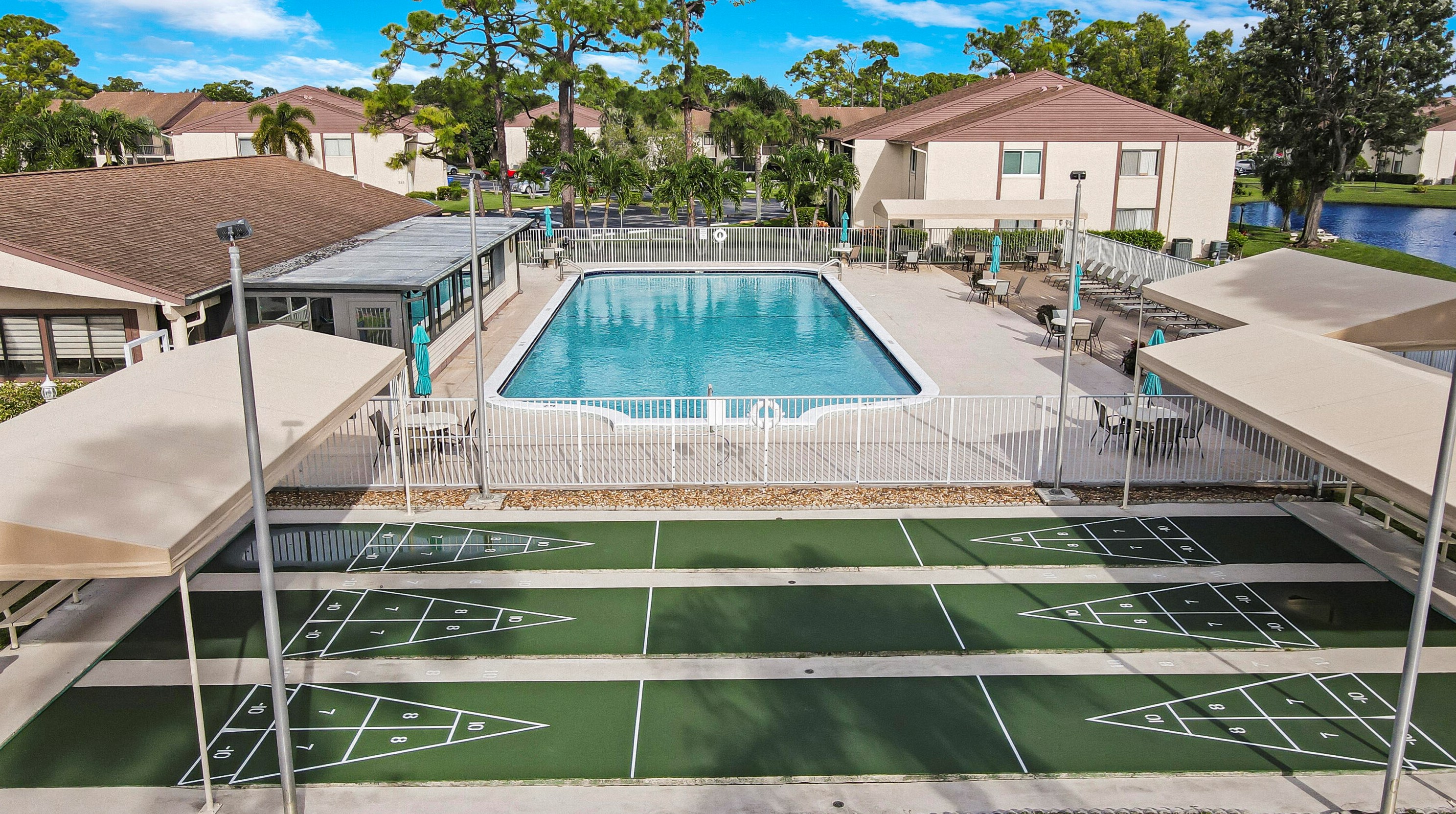 335 Knotty Pine Cir #d-1, Lake Worth, FL 33463