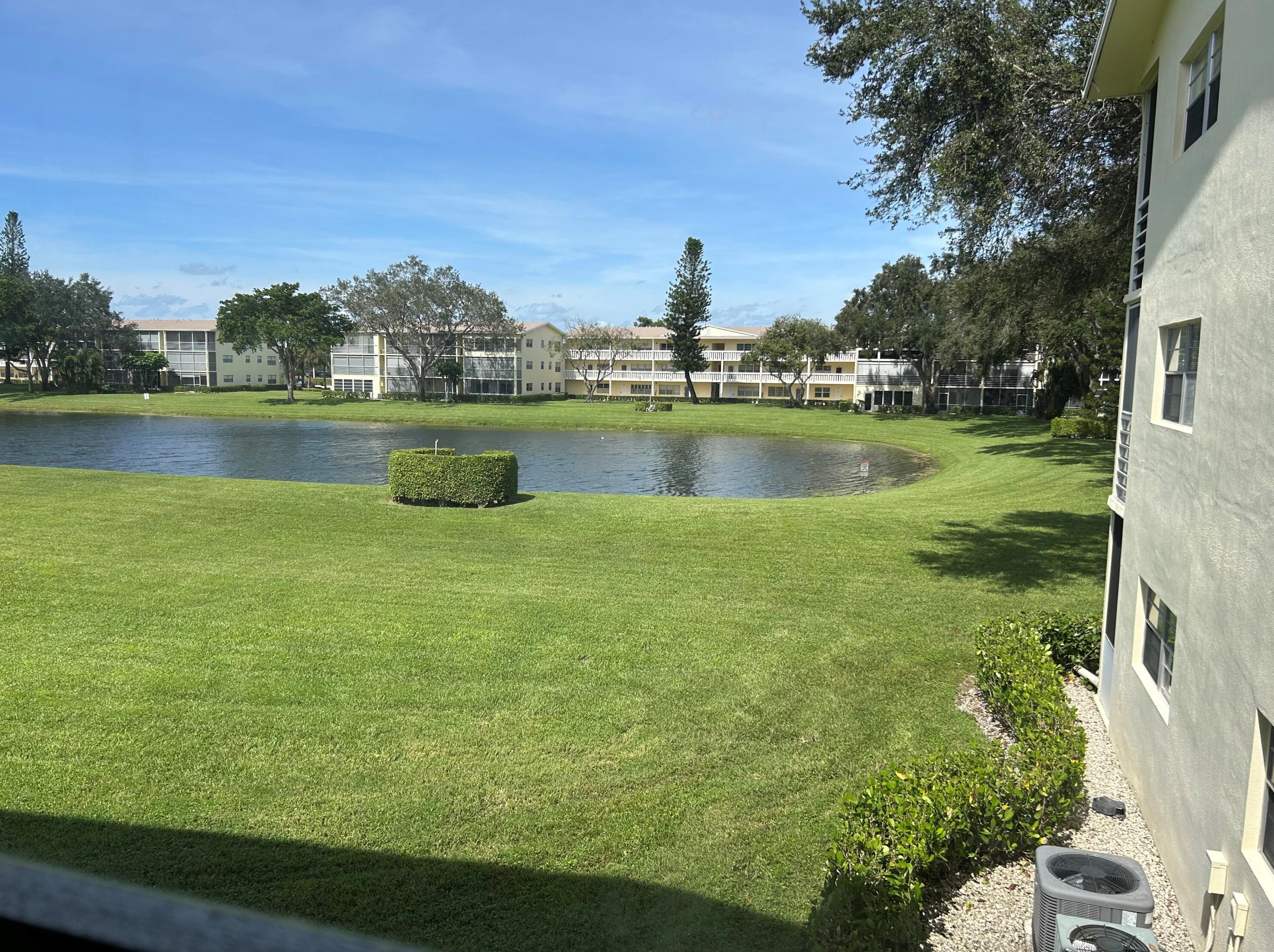 186 Dorset, Boca Raton FL  33434-3014 exterior