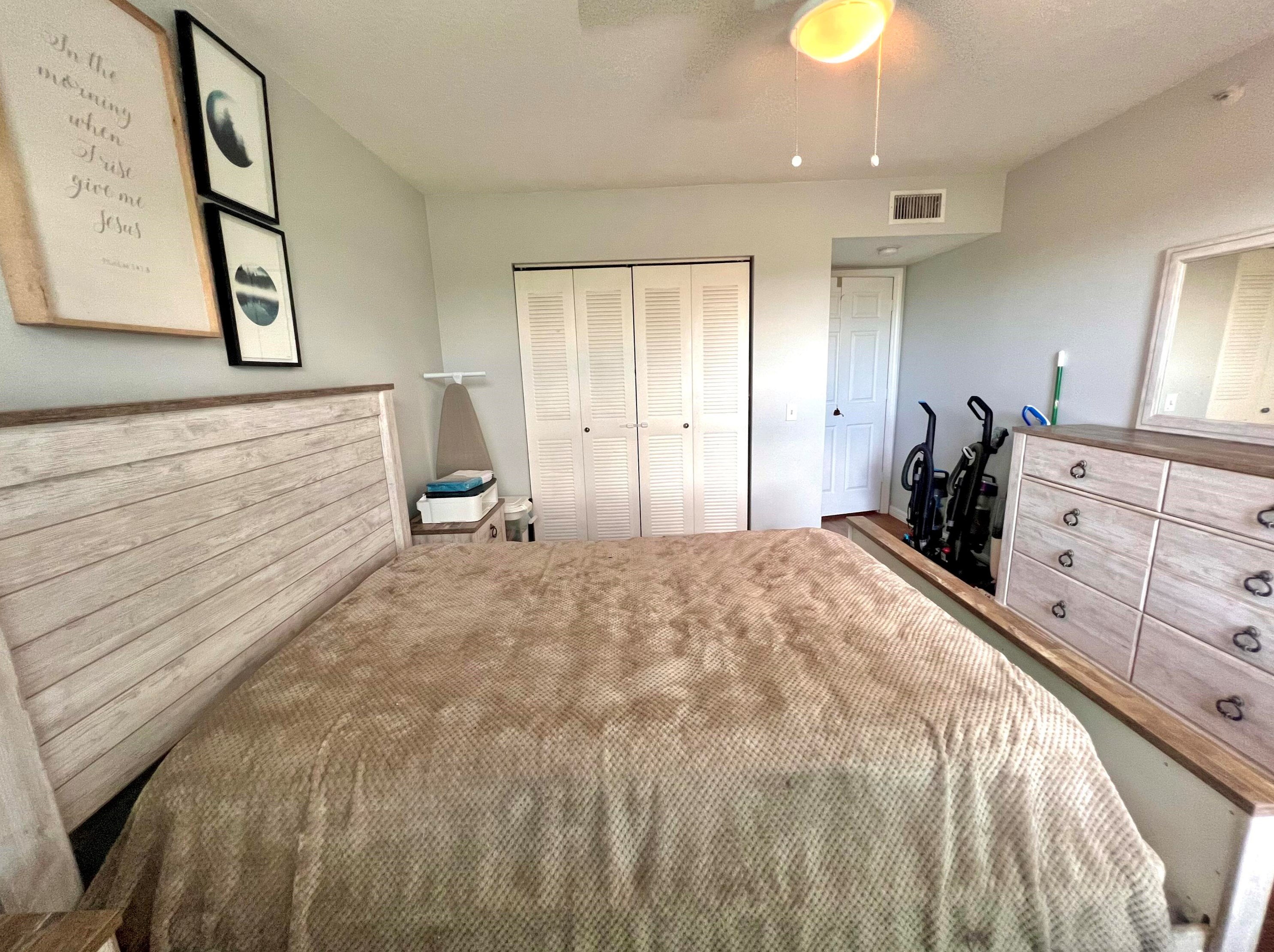 419 Villa Cir, Boynton Beach FL  33435-8911 exterior