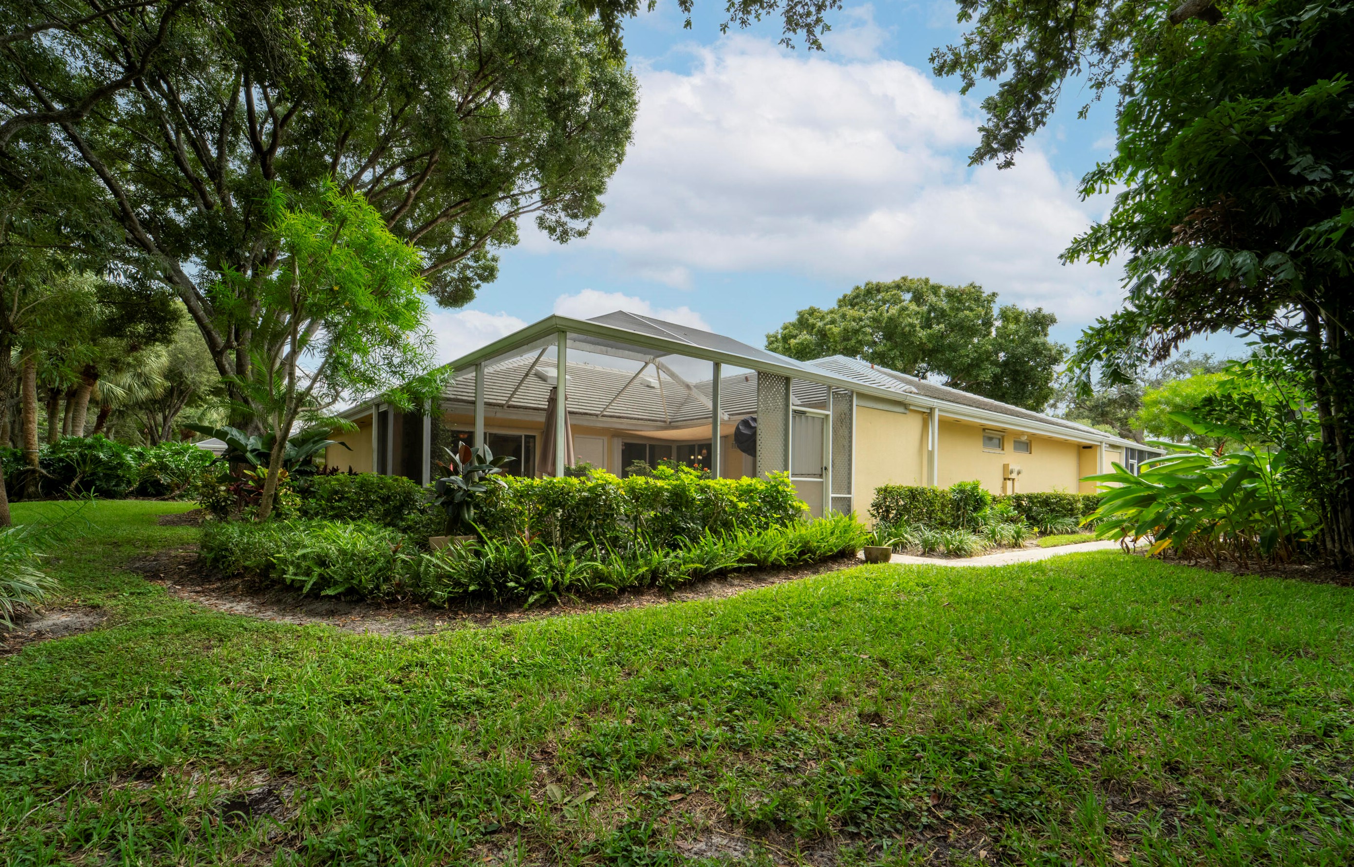2901 Lakemont Ct, West Palm Beach, FL 33403-1135