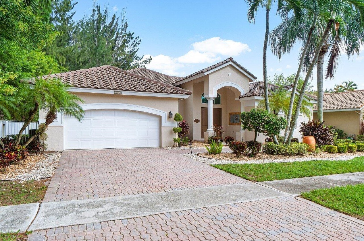 7860 Bridlington Dr, Boynton Beach, FL 33472-5057
