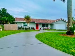 2016 Bonnie St, Boca Raton, FL 33486-3110