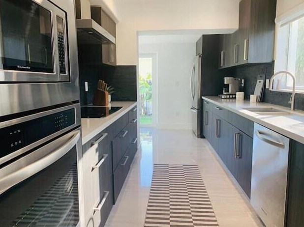 4651 97 Ct, Miami FL 33178-1976 exterior