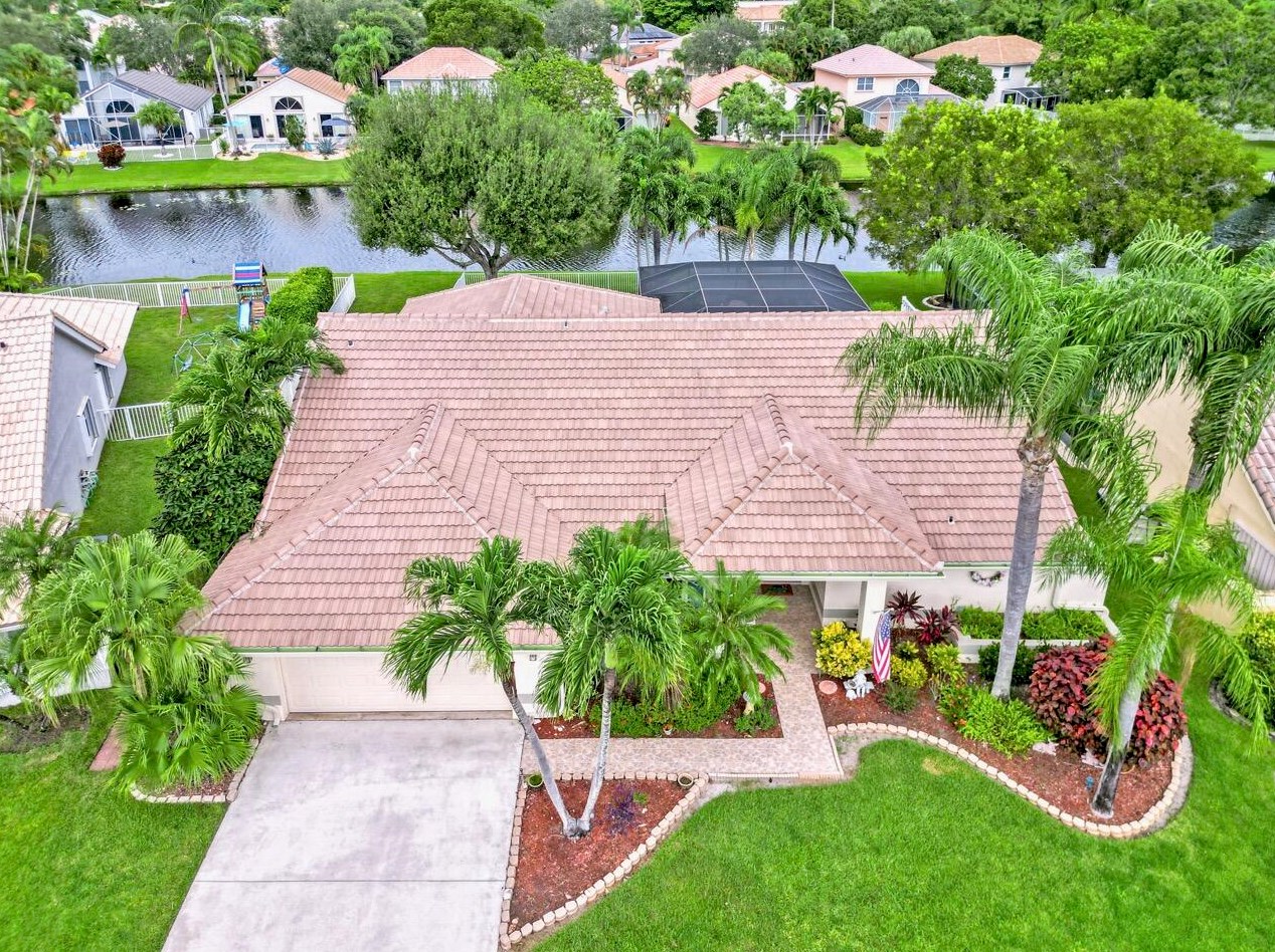 6716 Brookhurst Cir, Lake Worth, FL 33463
