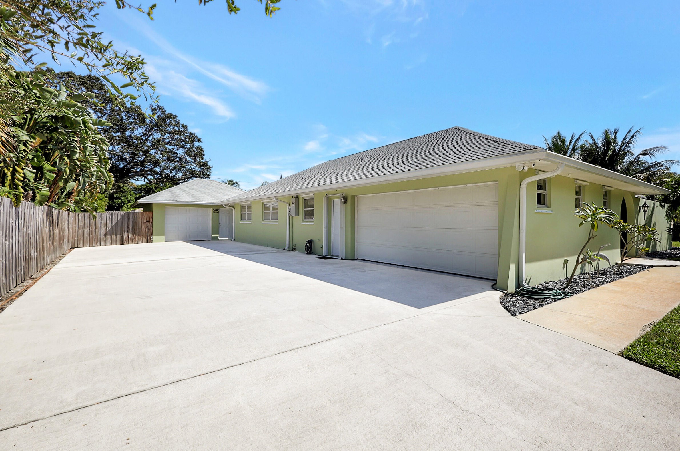 19430 Indies Ln, Jupiter, FL 33469-2060