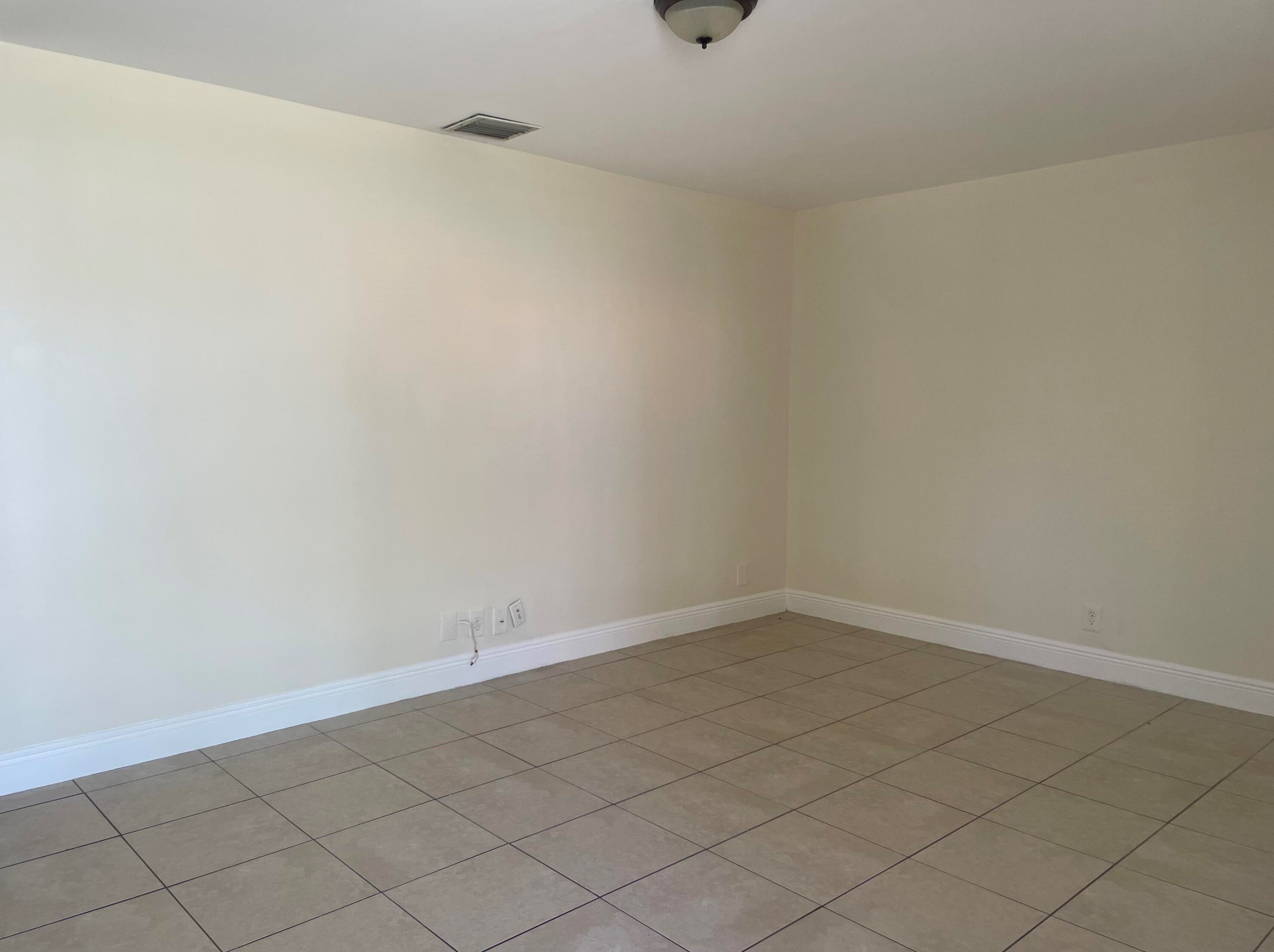 2830 Avenue S #d4, West Palm Beach, FL 33404