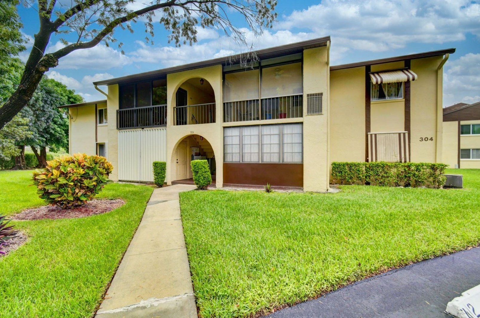 304 Pine Ridge Cir #c-2, Lake Worth, FL 33463