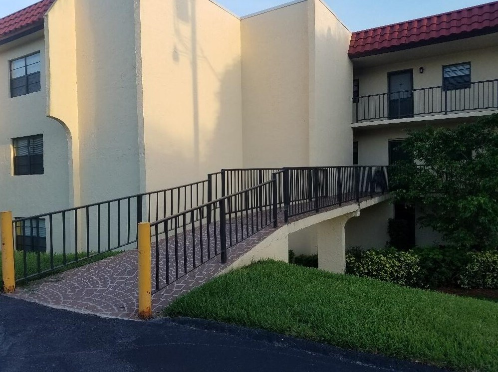 2050 Oleander Blvd #7-206, Fort Pierce, FL 34950