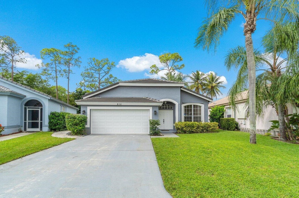 872 Lake Wellington Dr, West Palm Beach, FL 33414-7972