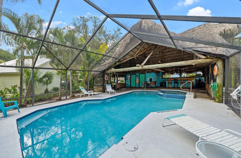 1810 Hideaway Cir, Fort Pierce FL  34952-4813 exterior