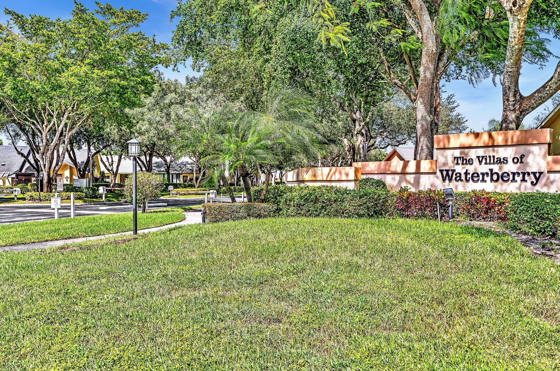 10922 Lake Front Pl, Boca Raton, FL 33498-1699