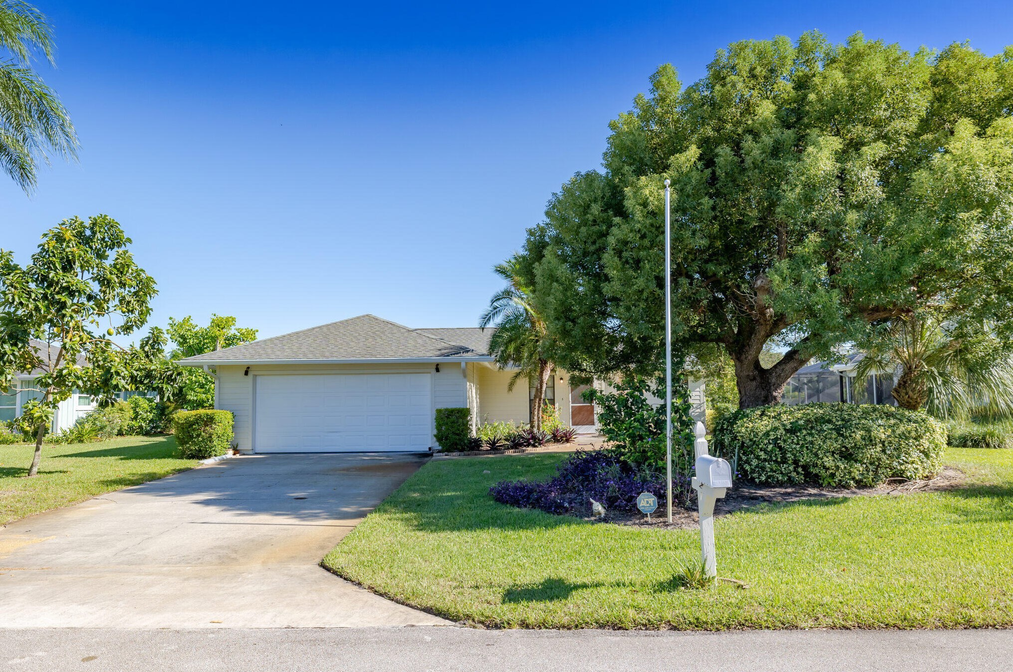6520 Nantucket Ct, Hobe Sound, FL 33455-5830
