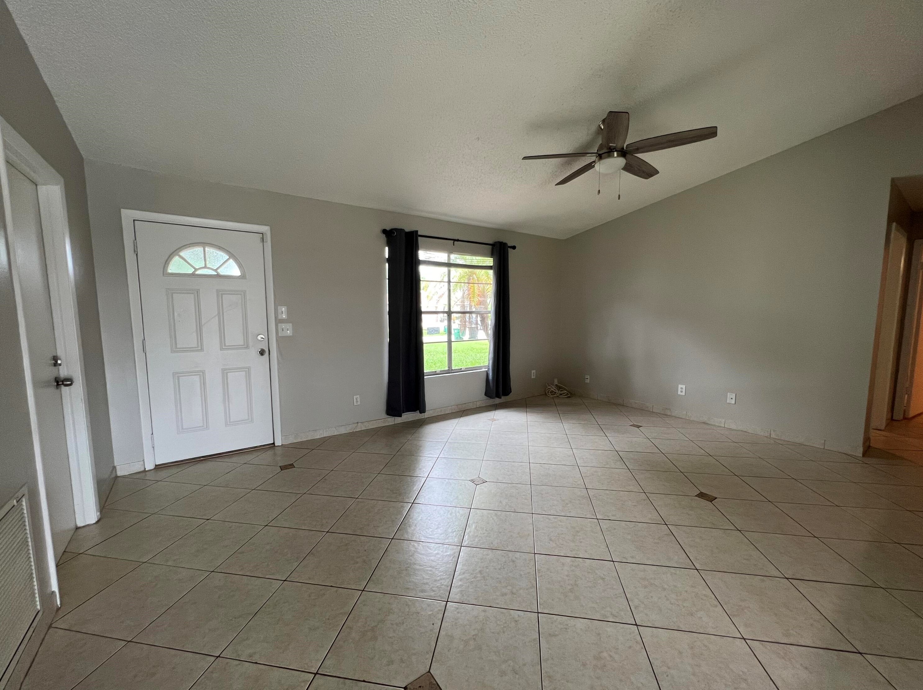 1321 Se Navajo Ln, Fort Pierce, FL 34983