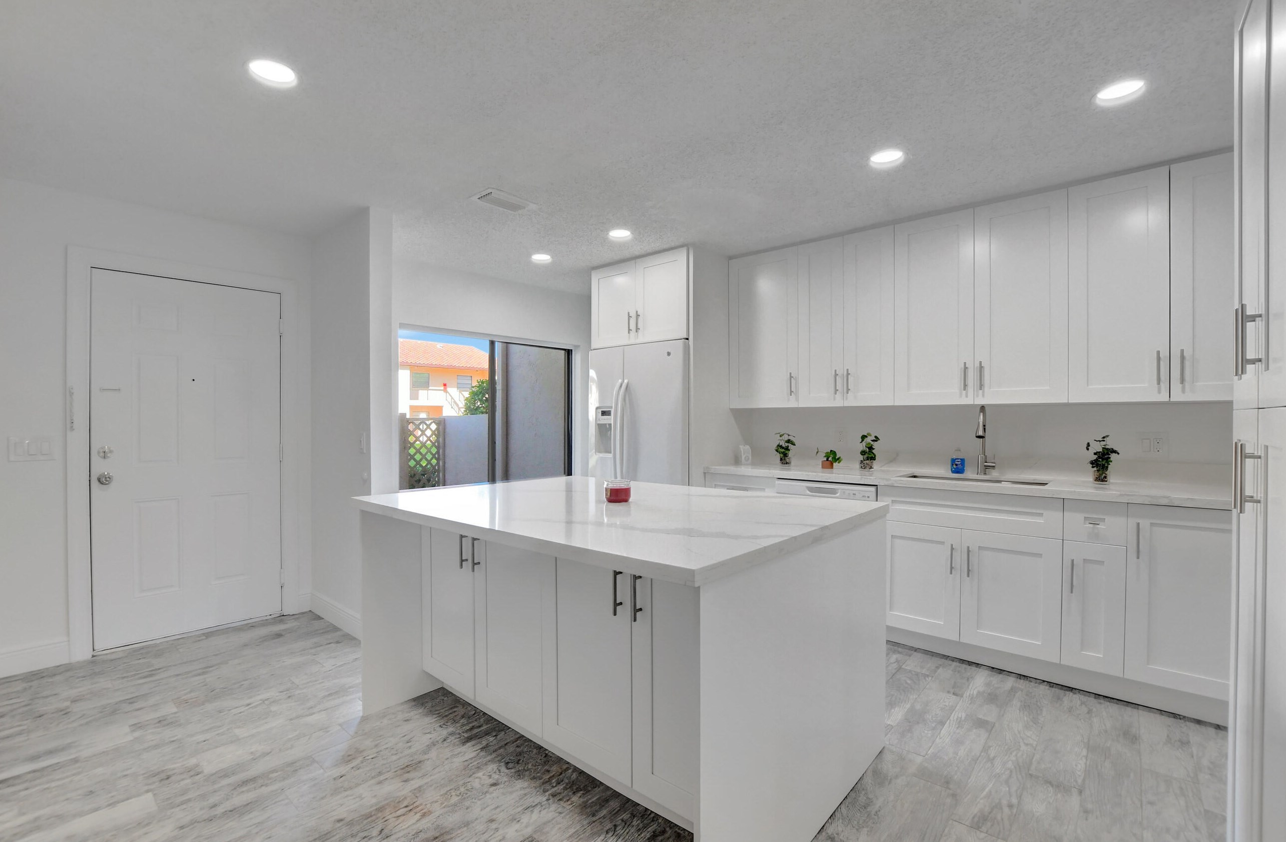 21428 Juego Cir #9e, Boca Raton, FL 33433