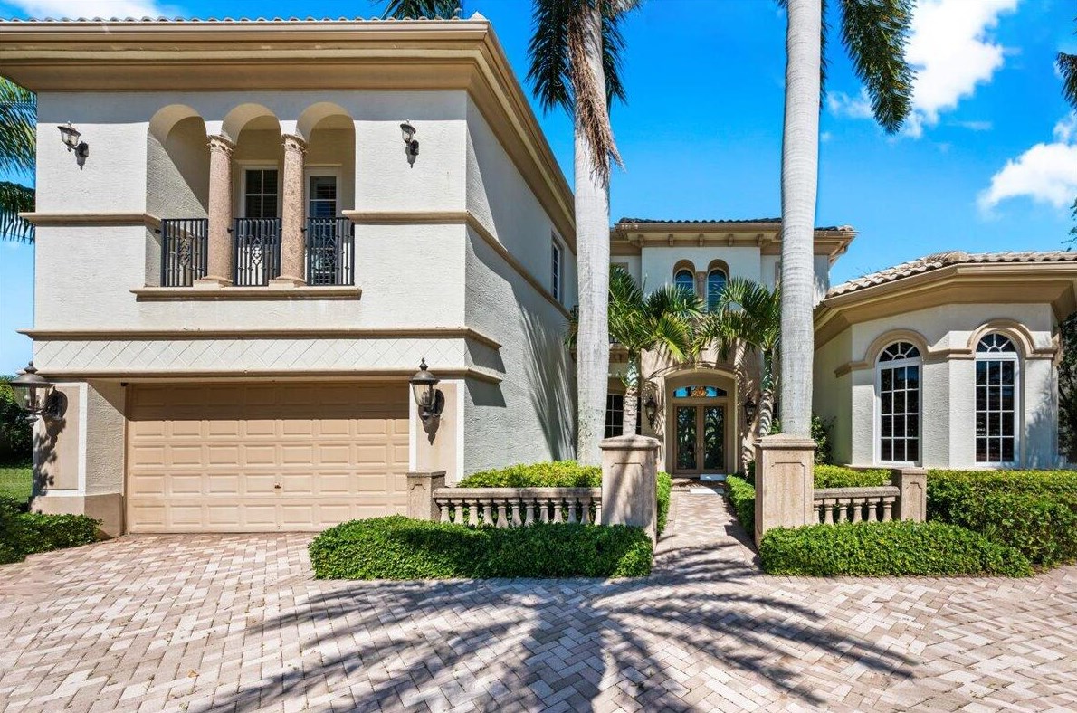 137 Via Mariposa, West Palm Beach, FL 33418