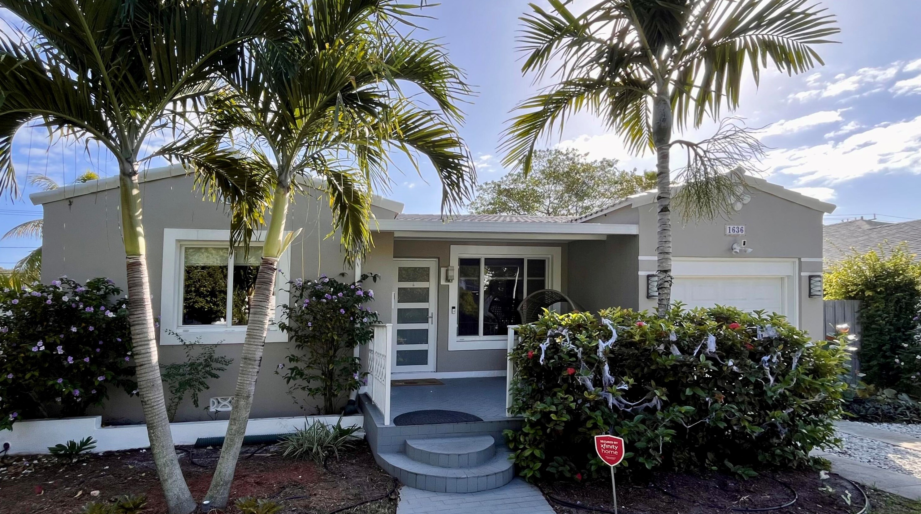 1636 Jackson St, Hollywood FL  33020-5110 exterior