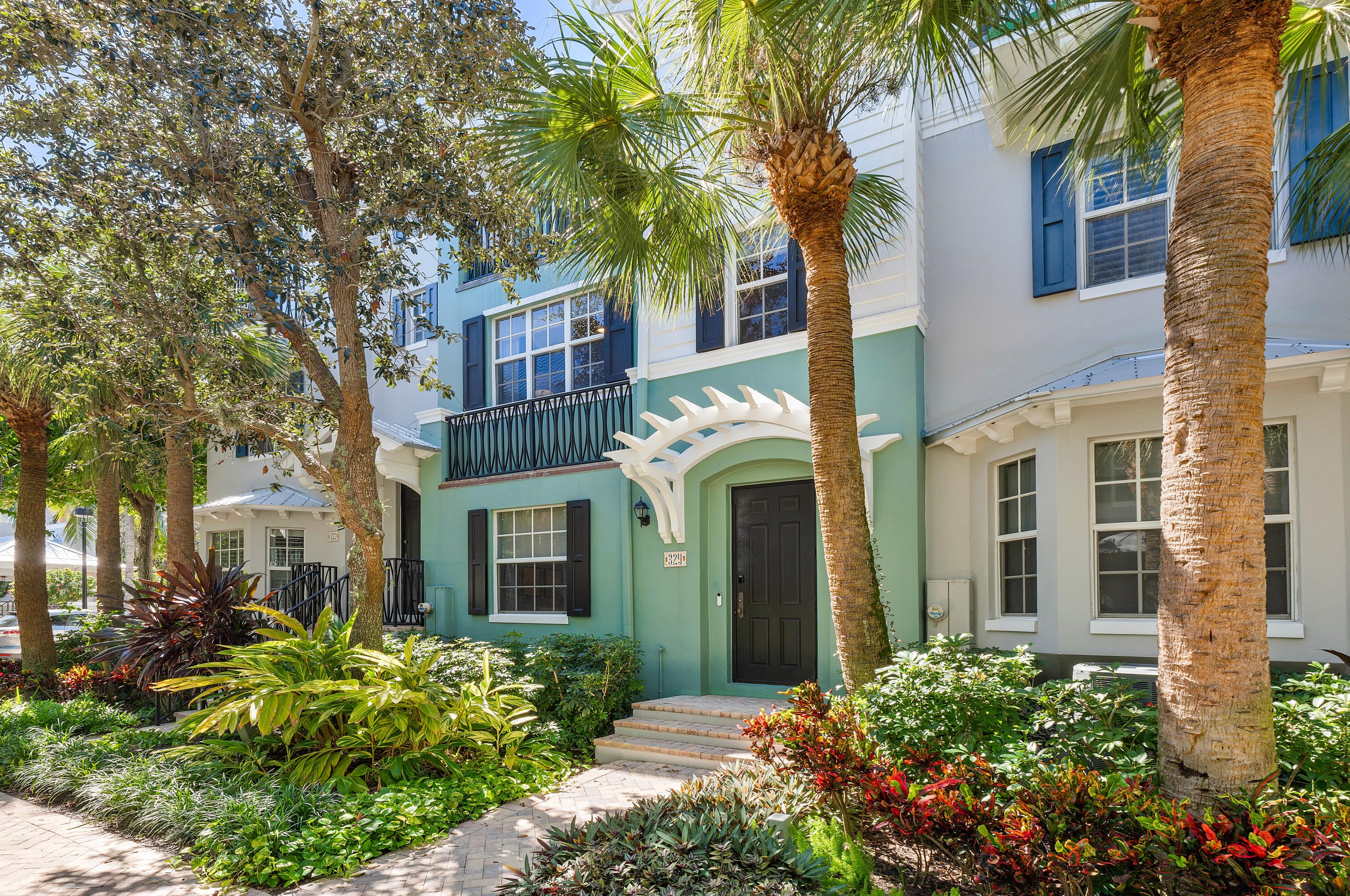 329 W Mallory Cir, Delray Beach, FL 33483