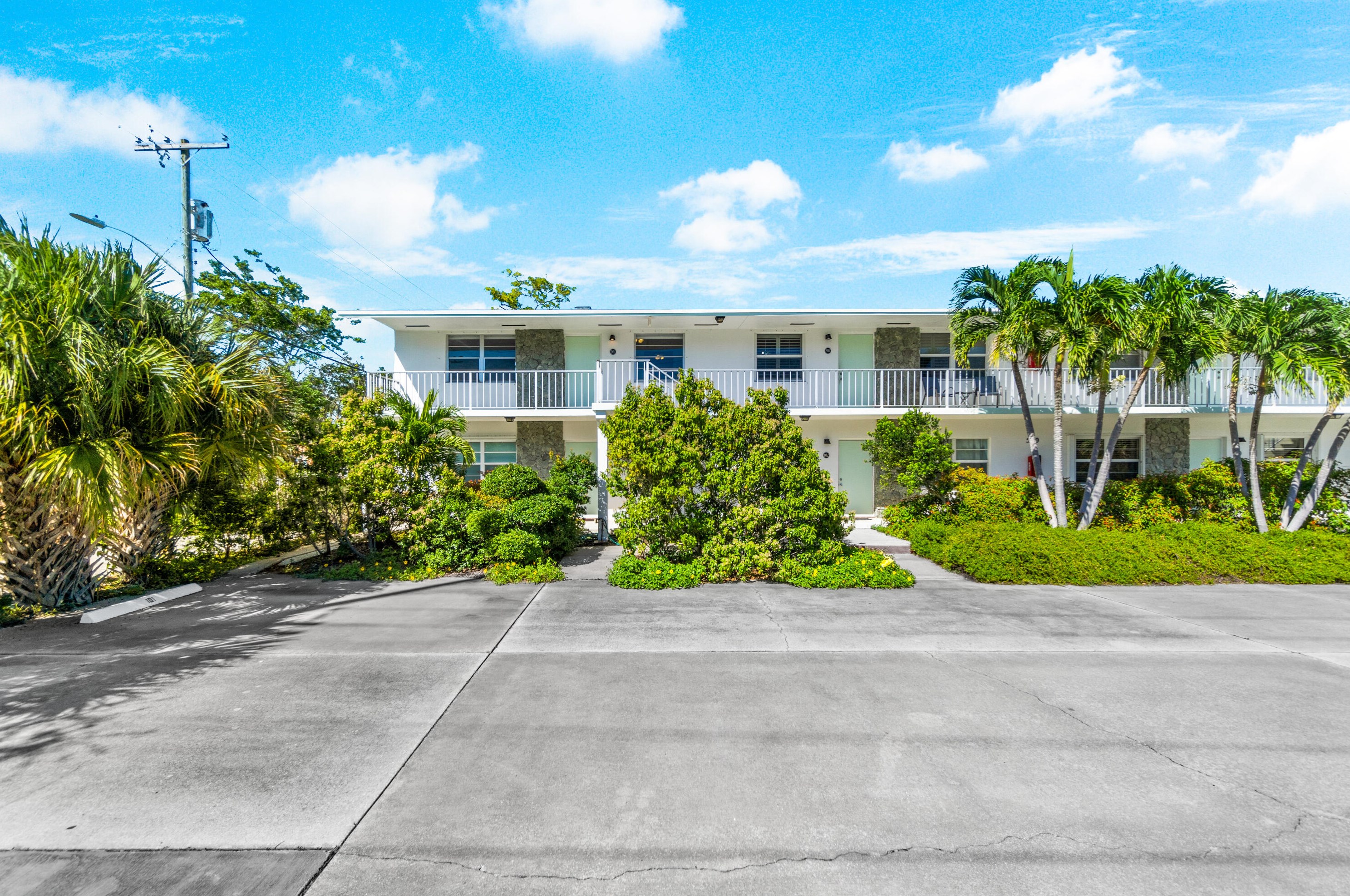 500 1st Ave S Apt 201, Lake Worth, FL 33460