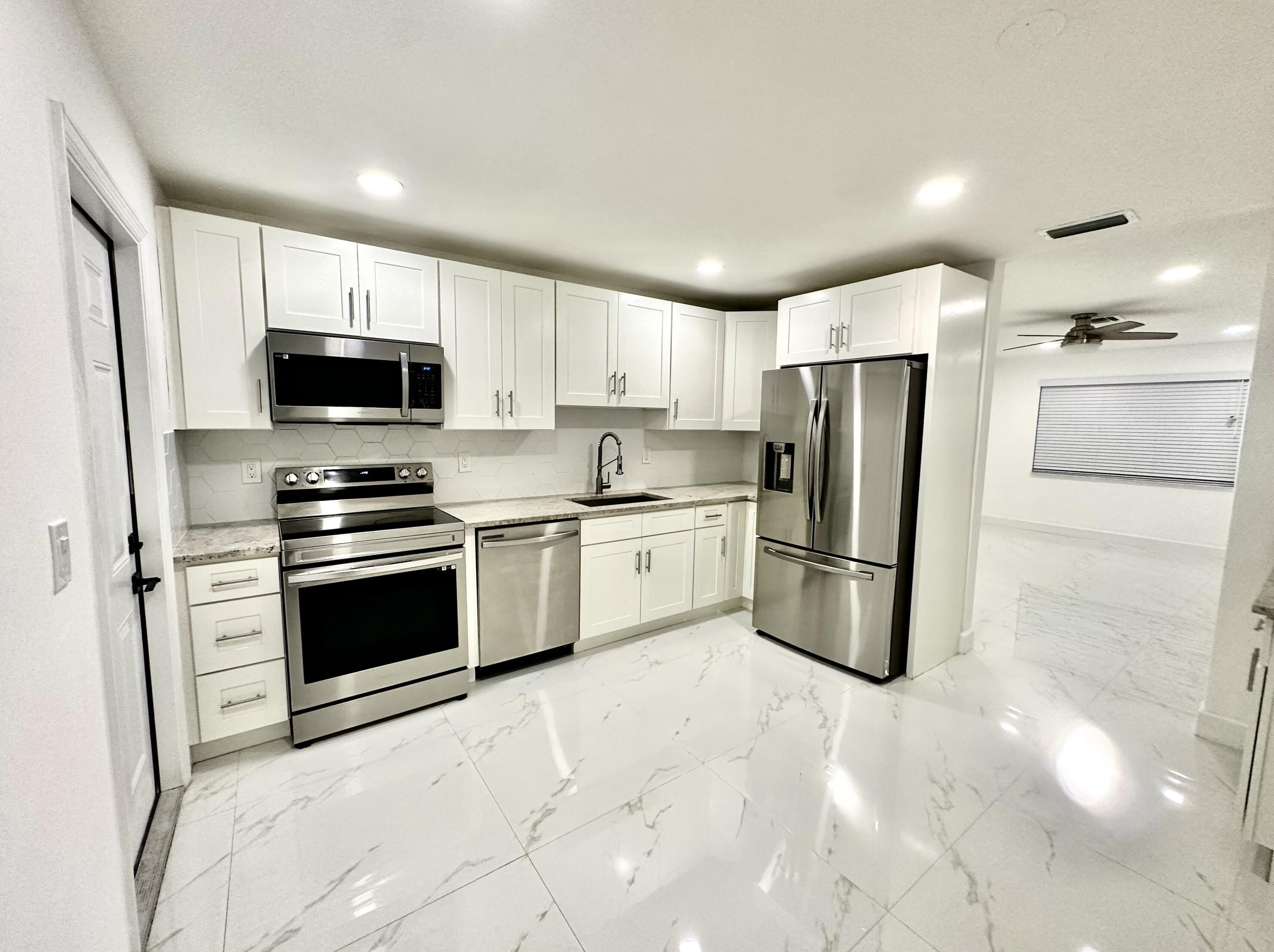 8867 Sunset Dr #8867, West Palm Beach, FL 33410