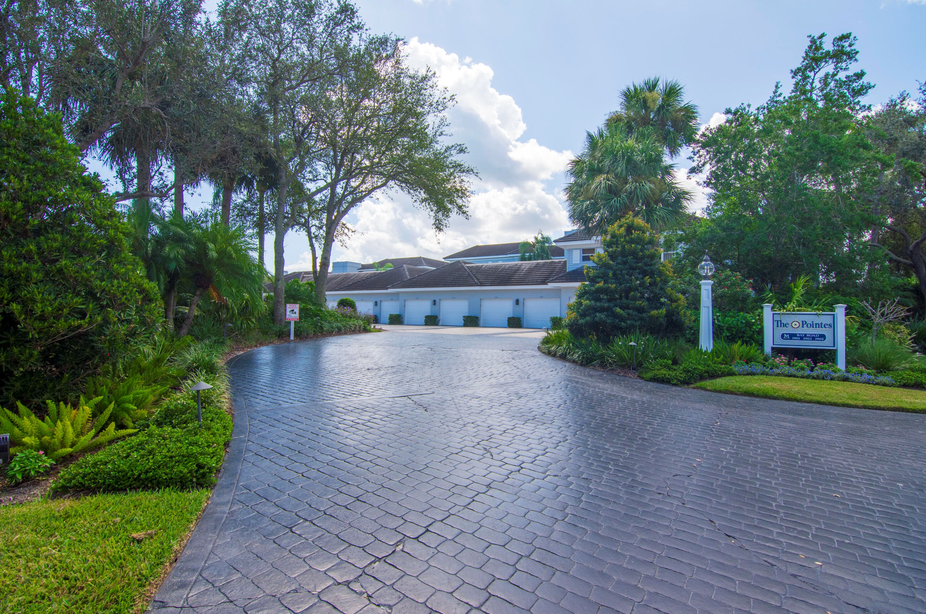 1903 Bay Rd #305, Vero Beach, FL 32963