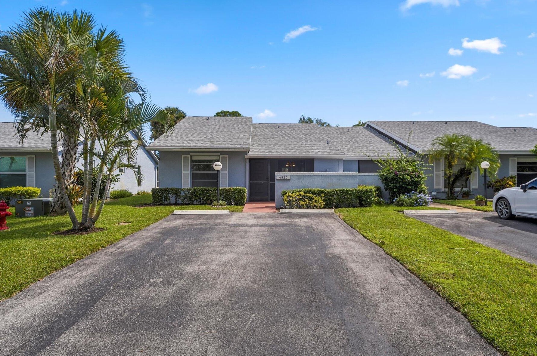 4520 Lucerne Villas Ln, Lake Worth, FL 33467-8891