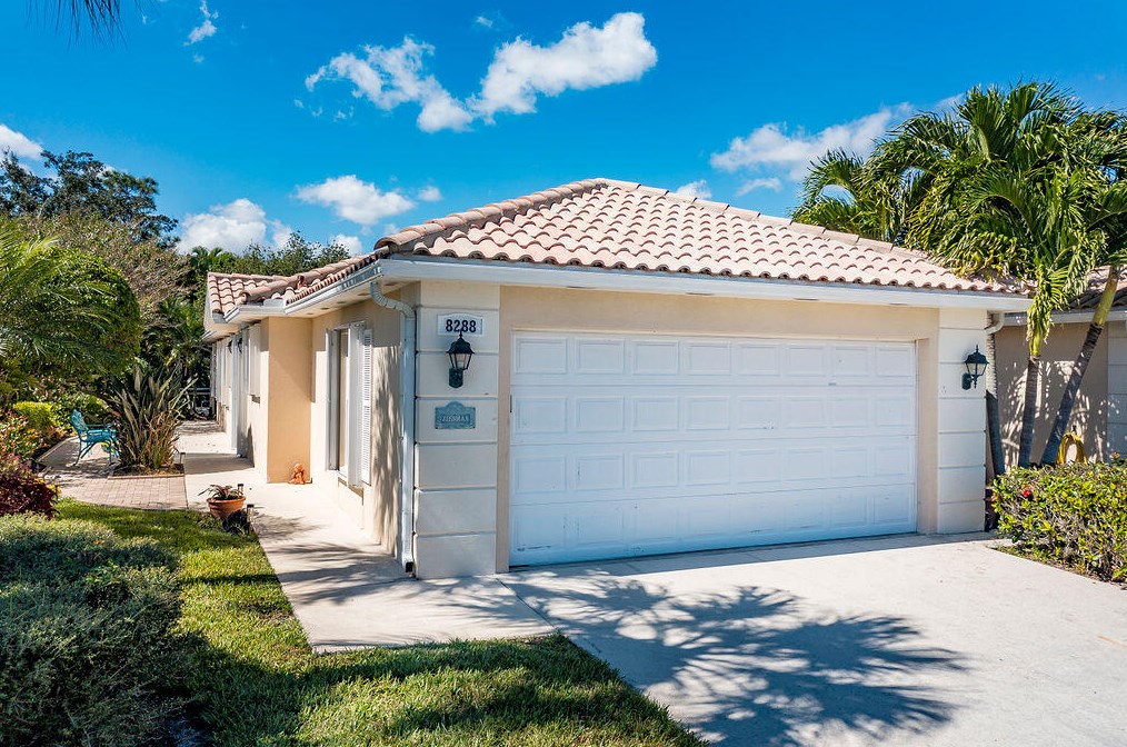 8288 Paurotis Ln, Hobe Sound, FL 33455-8251