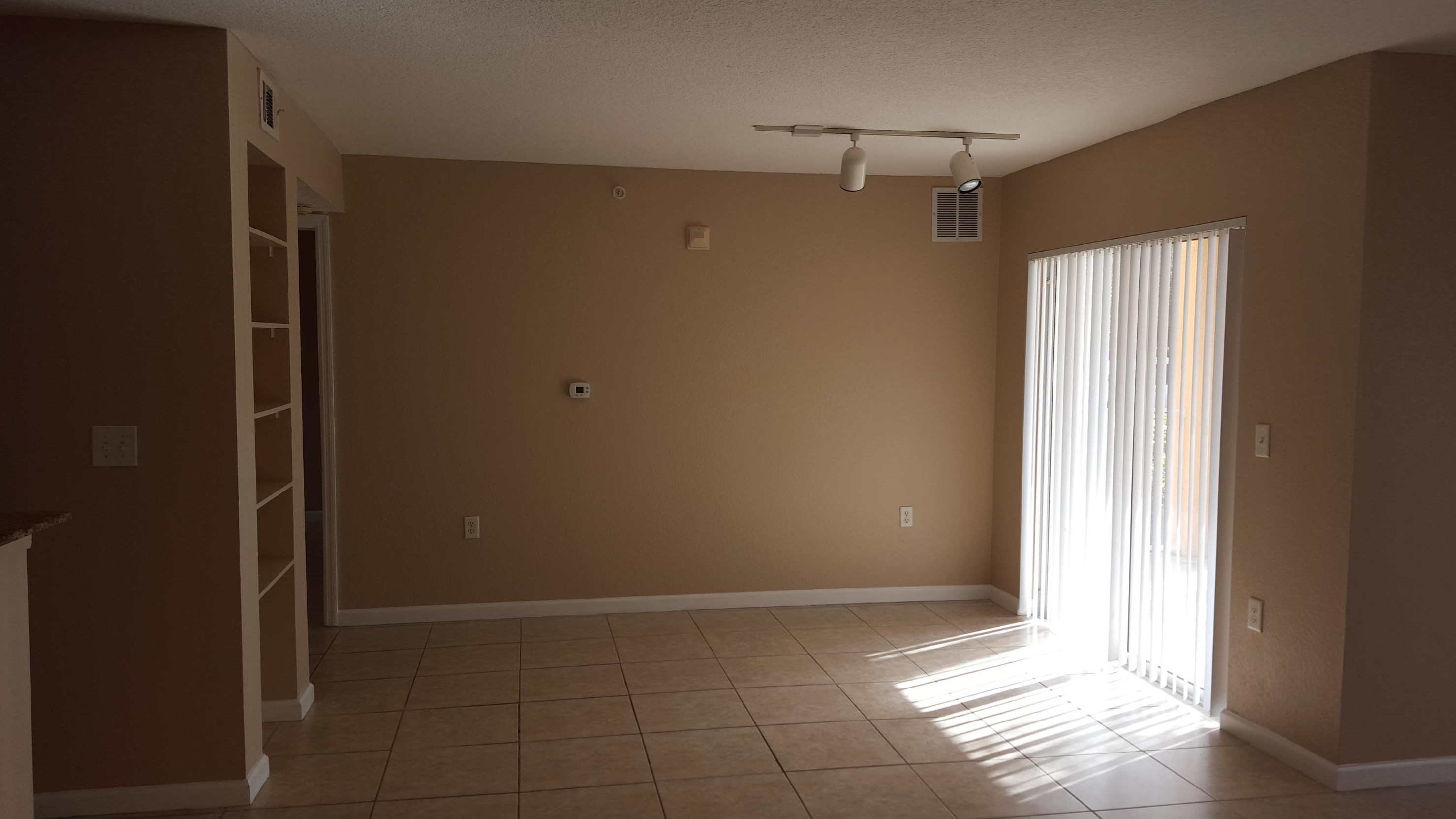 261 Sw Palm Dr Apt 105, Fort Pierce, FL 34986