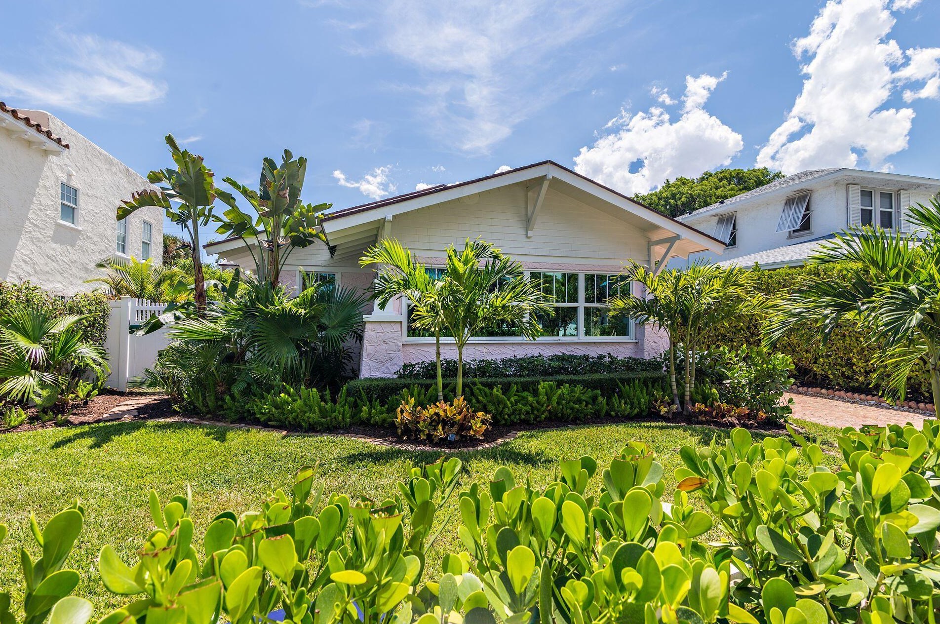 324 Edgewood Dr, West Palm Beach, FL 33405
