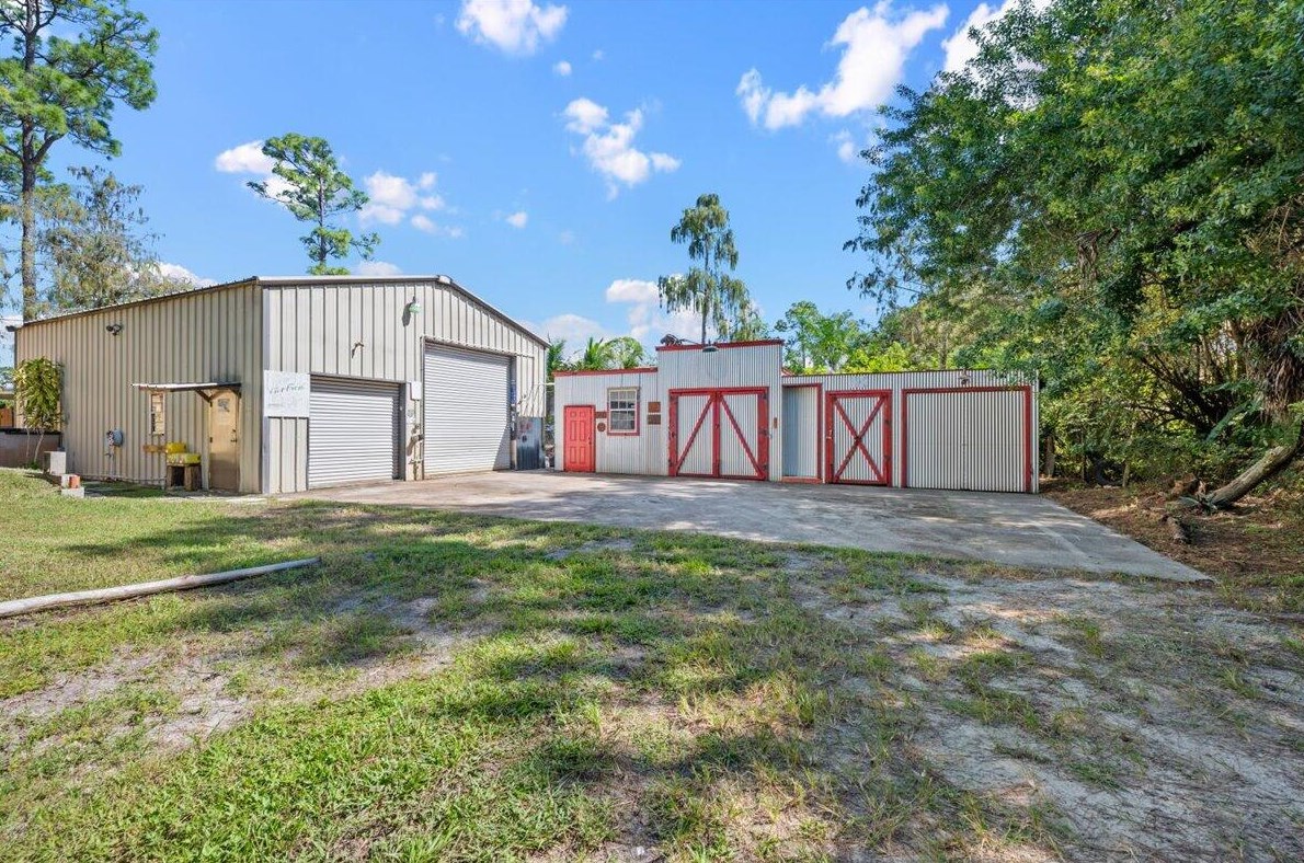 16790 E Hialeah Dr, Town of Loxahatchee Groves, FL 33470