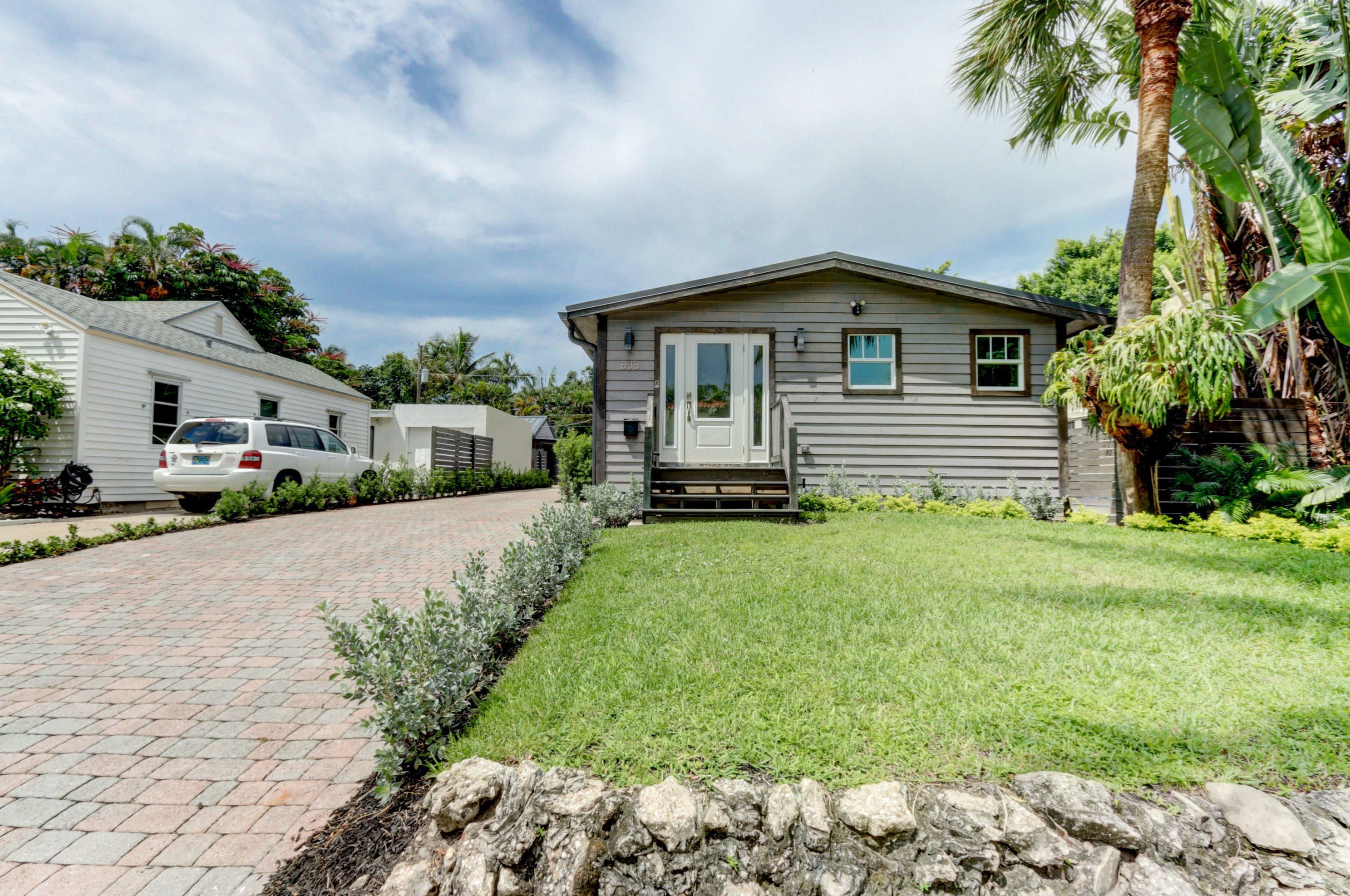 833 Ardmore Rd, West Palm Beach, FL 33401