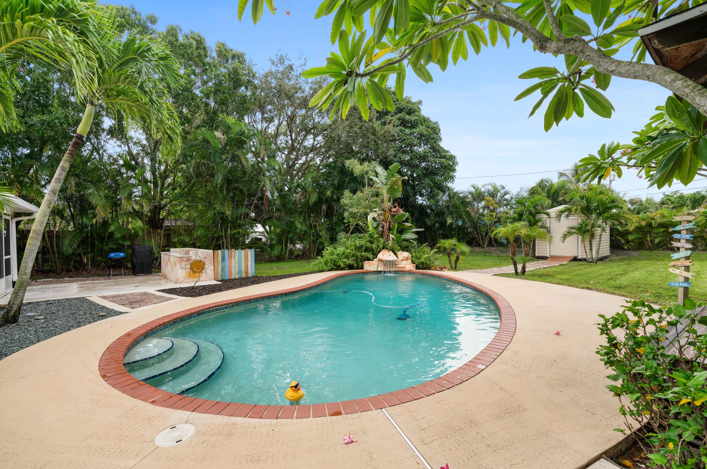 212 W Whitney Dr, Jupiter, FL 33458