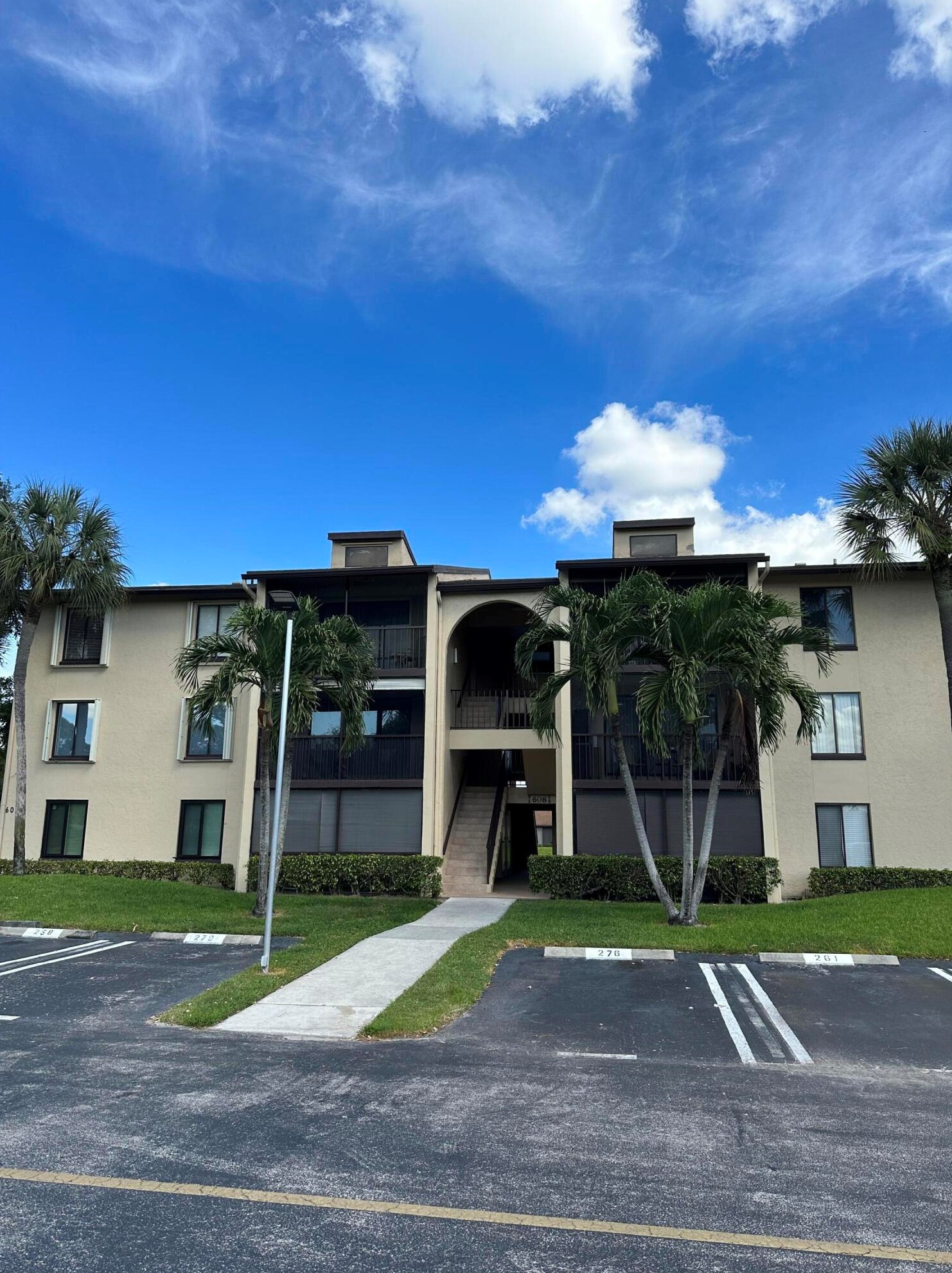 608 Sea Pine Way #g2, West Palm Beach, FL 33415