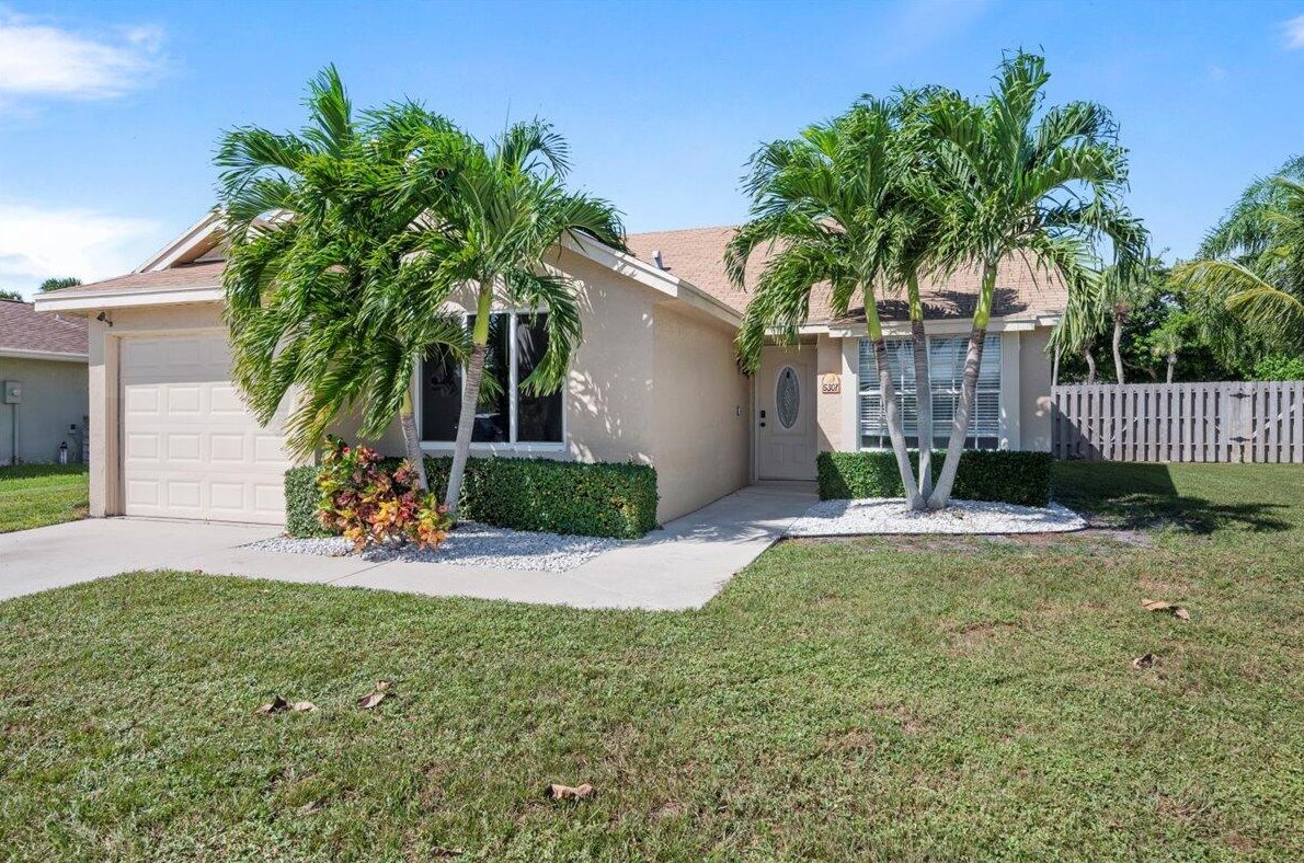 5307 Steven Rd, Boynton Beach, FL 33472