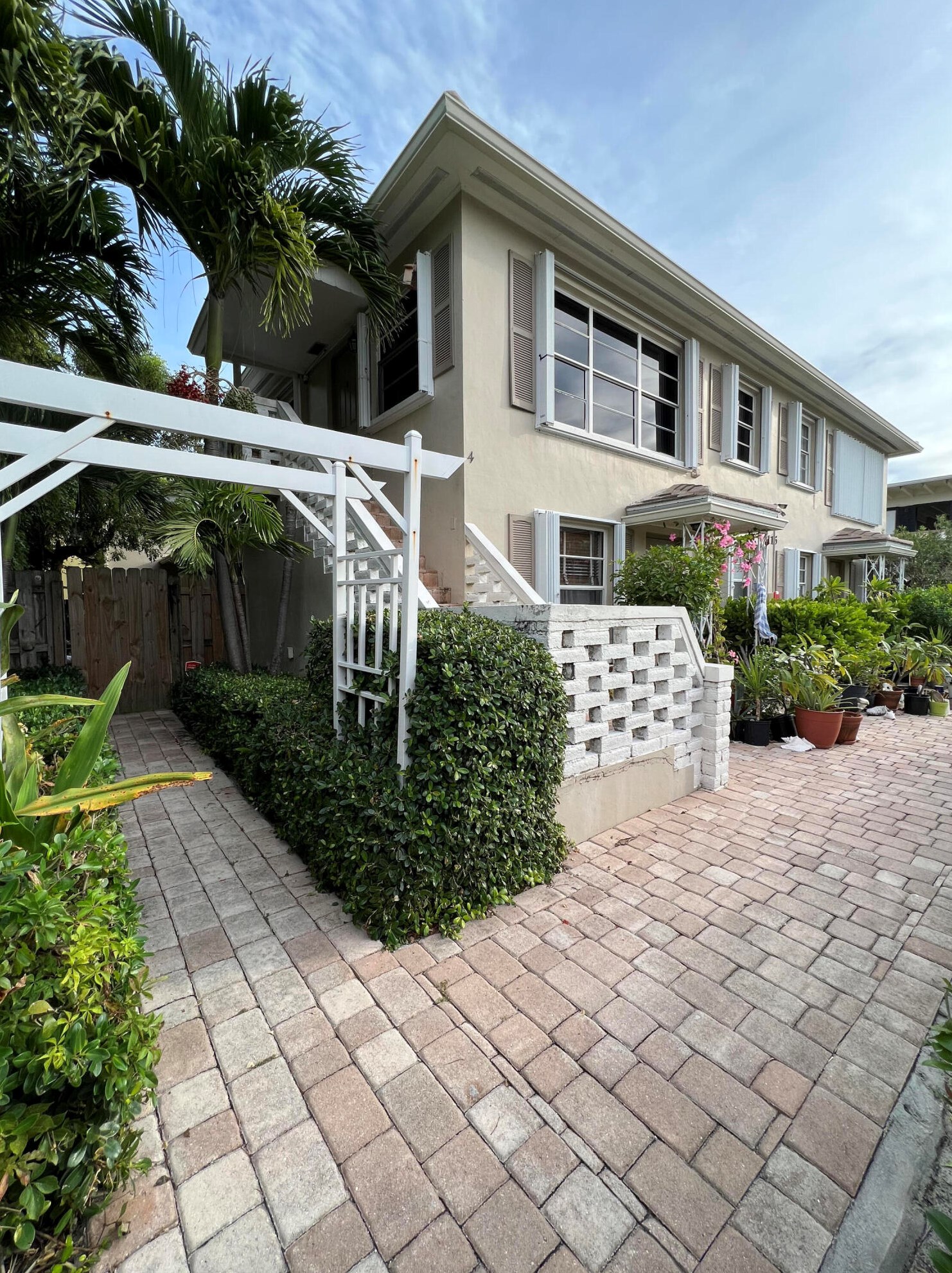 115 Sandal Ln #6, West Palm Beach, FL 33404