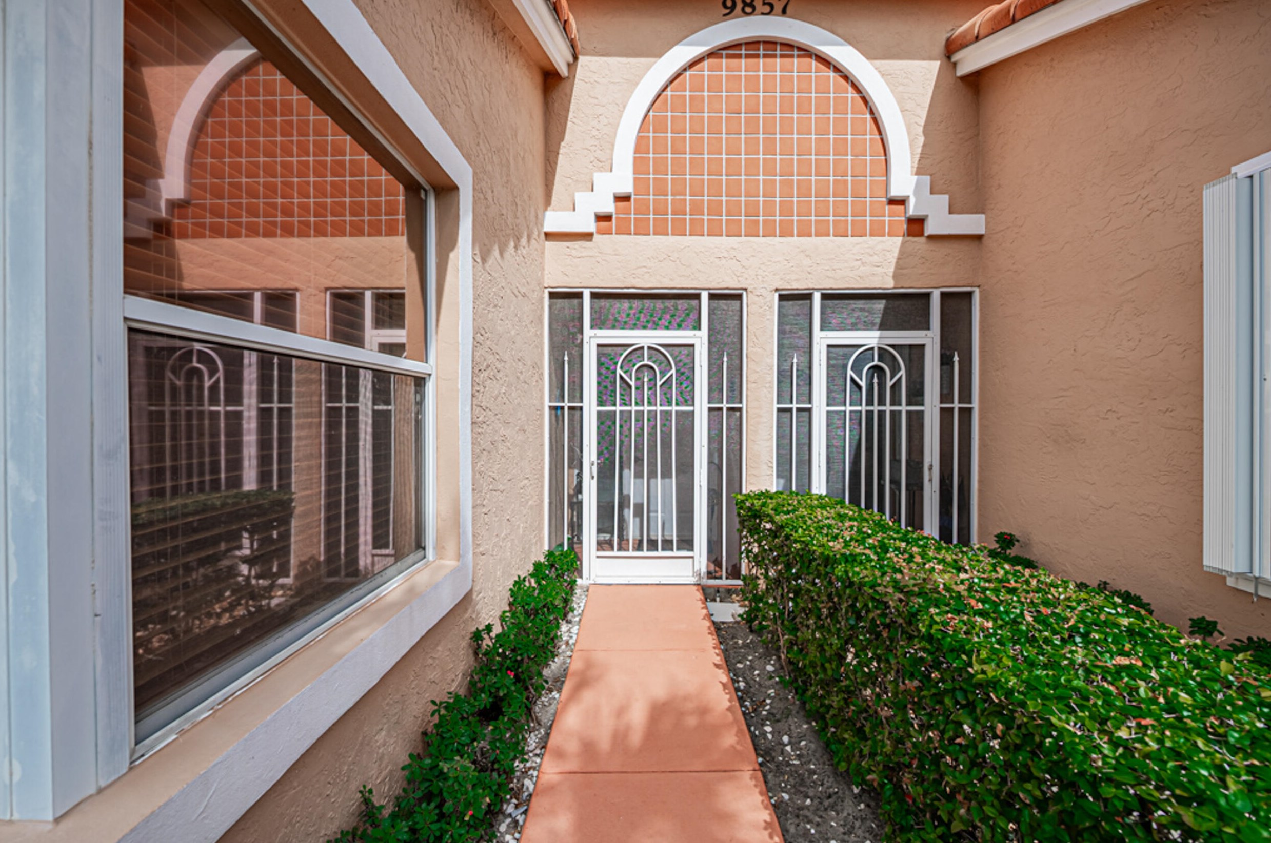 9857 Summerbrook Ter, Boynton Beach, FL 33437-3835