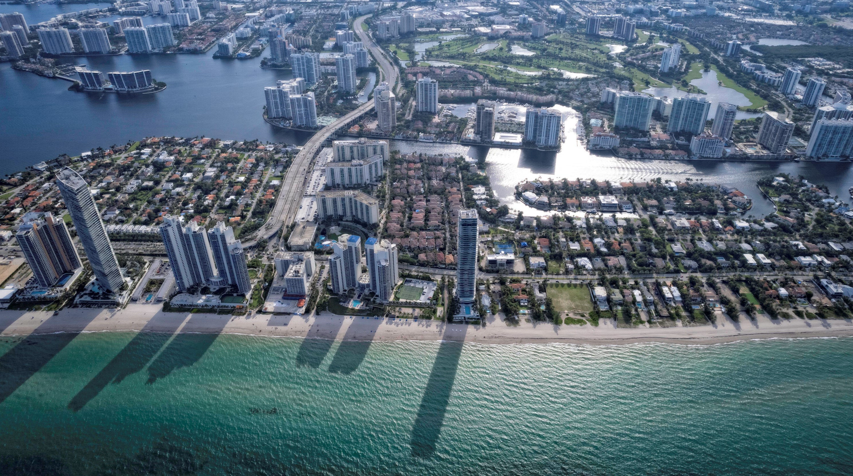 19435 39 Ave, Miami FL  33160-2273 exterior
