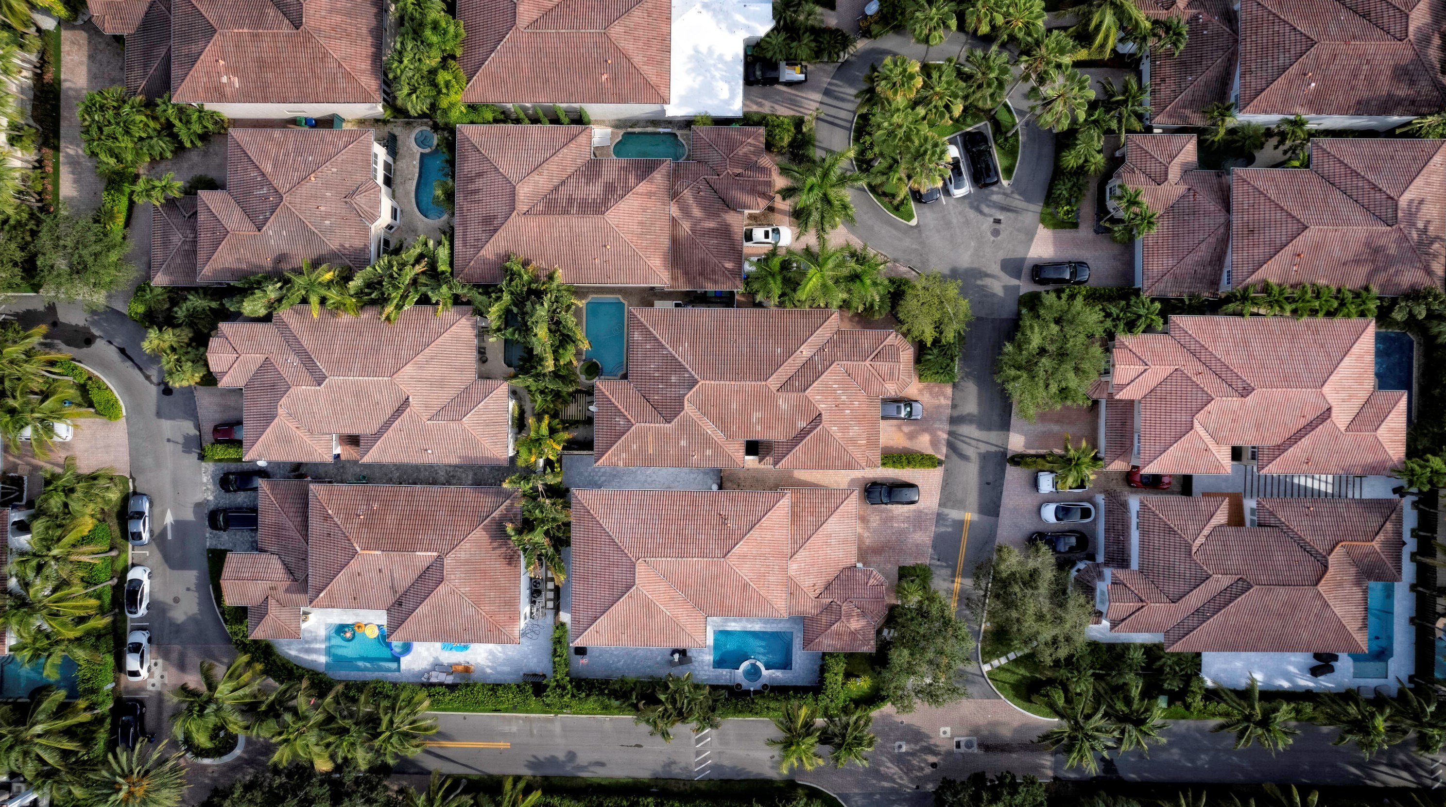 19435 39 Ave, Miami FL  33160-2273 exterior